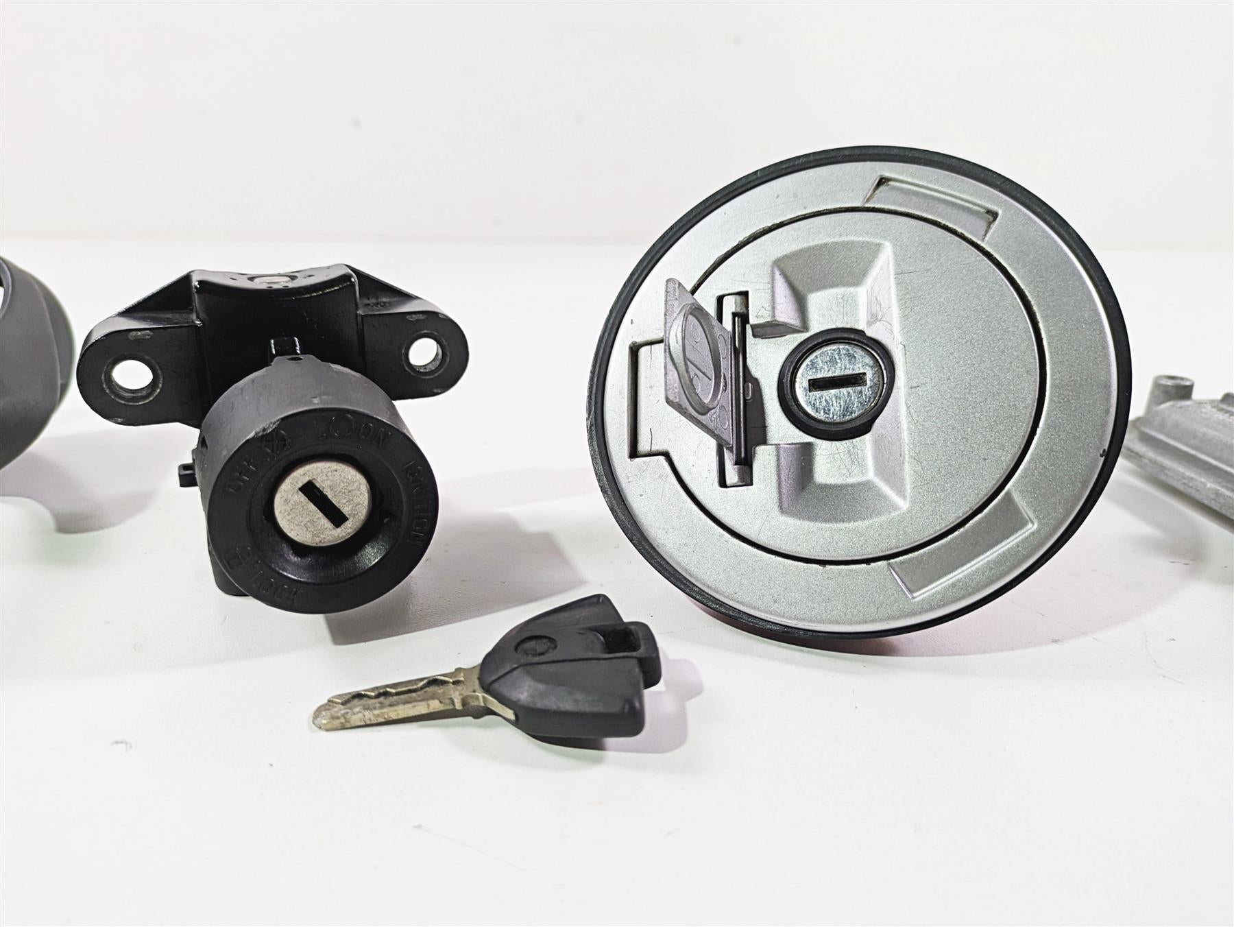 2018 BMW R nineT Urban GS K33 Cdi Ecm Ignition Switch Cap Set - Read 13618392346 {{ shop.shopifyCountryName }} - Mototech271
