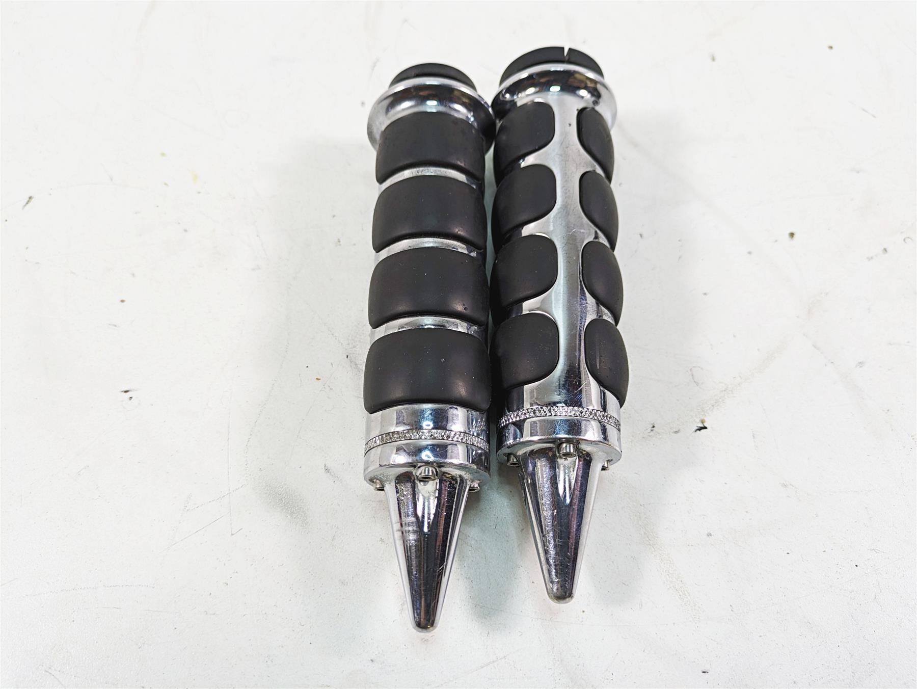 2011 Harley Touring FLTRU Road Glide Aftermarket Spike Hand Grip Set {{ shop.shopifyCountryName }} - Mototech271