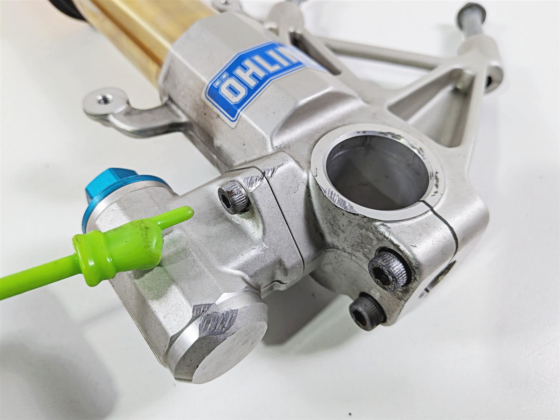 2016 Aprilia RSV 1100 Tuono V4 Factory Ohlins Front Fork Legs 2B001704 2B001703 {{ shop.shopifyCountryName }} - Mototech271
