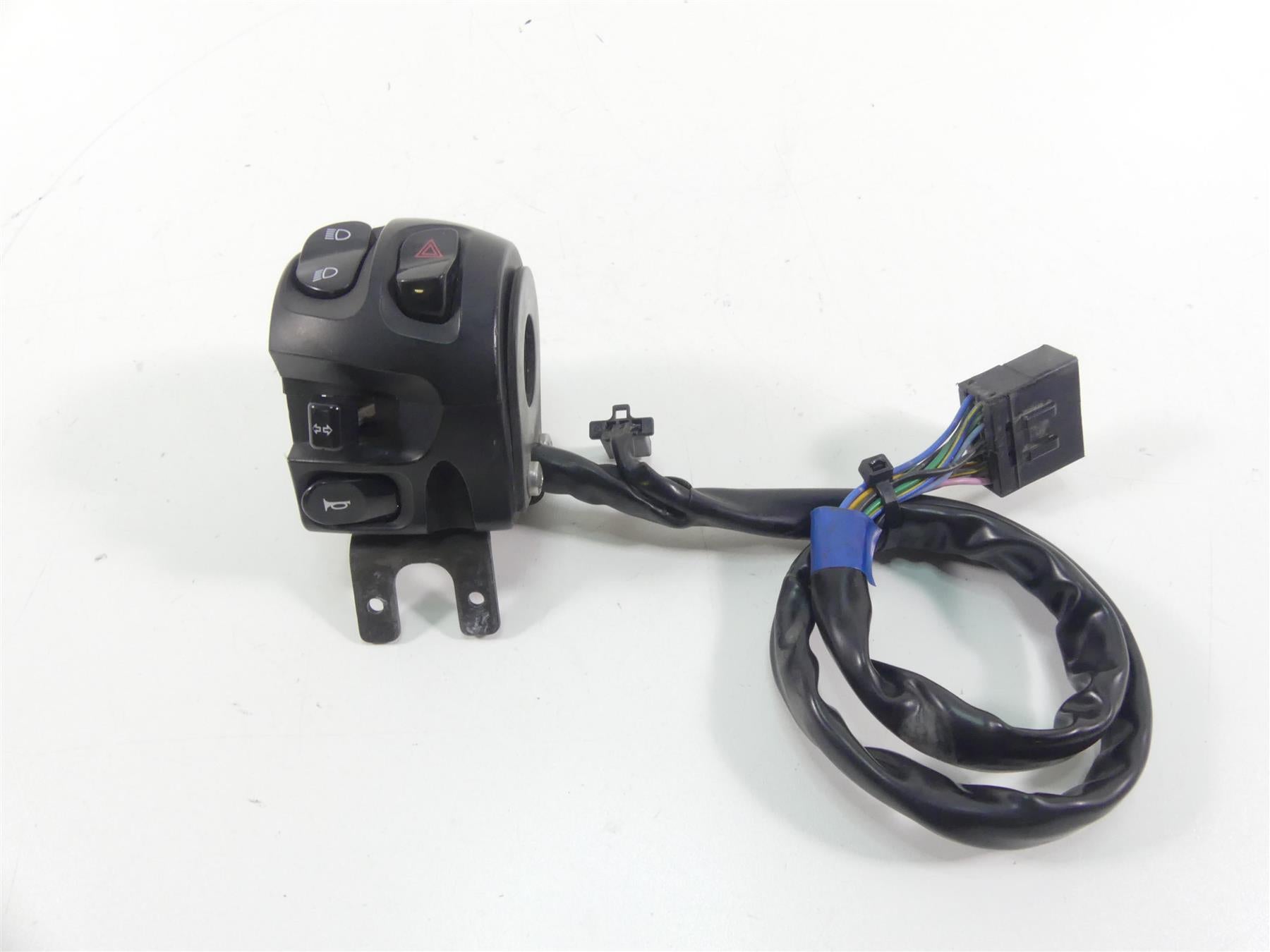 2015 Victory Cross Country Tour Left Hand Turn Signal Control Switch 4012119 {{ shop.shopifyCountryName }} - Mototech271