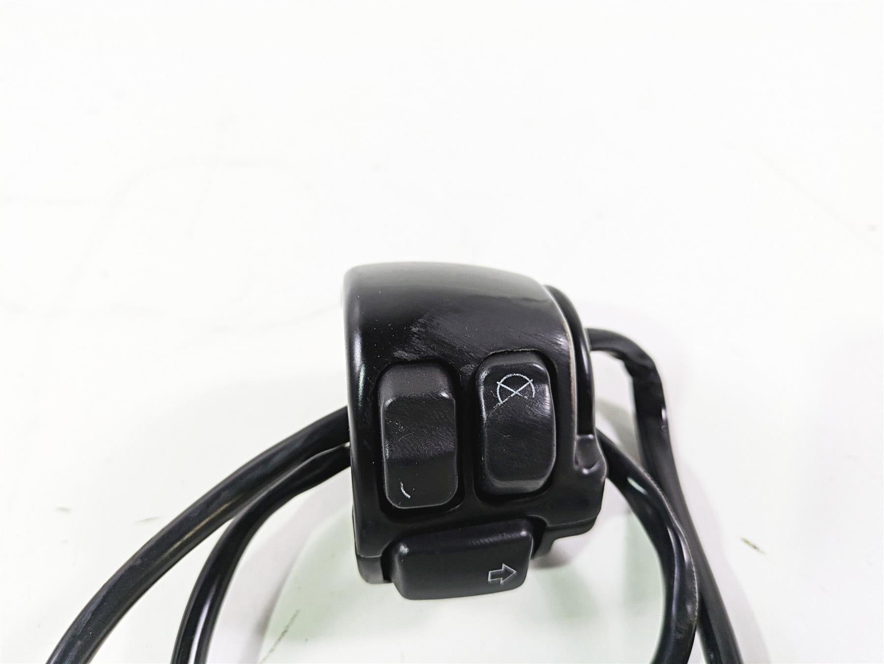 2017 Harley FLS Softail Slim Right Hand Start Stop Control Switch 71500297 {{ shop.shopifyCountryName }} - Mototech271
