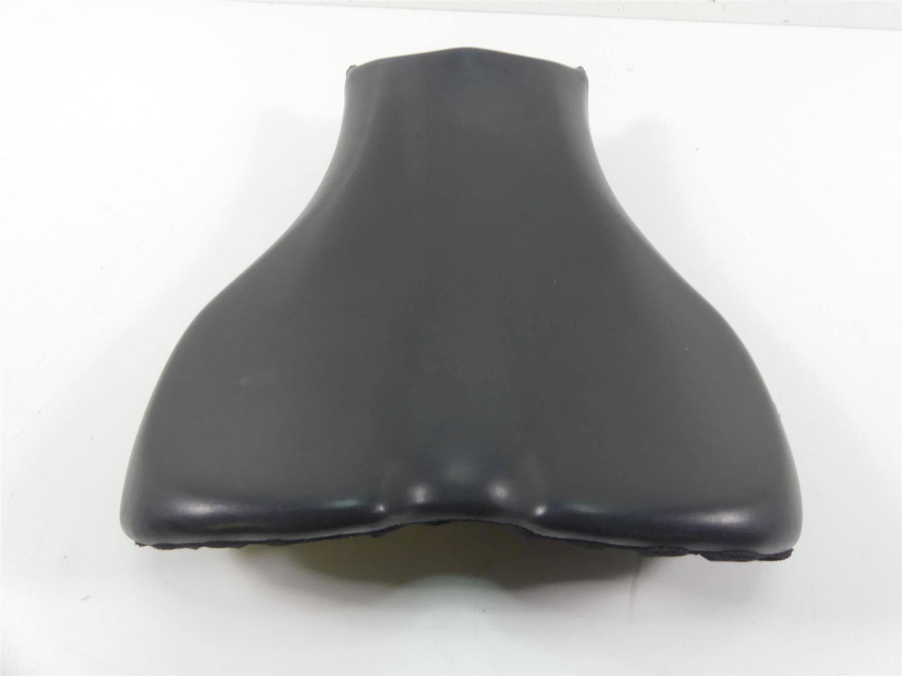 2006 Triumph Daytona 675 Front Rider Driver Seat Saddle T2306512 {{ shop.shopifyCountryName }} - Mototech271