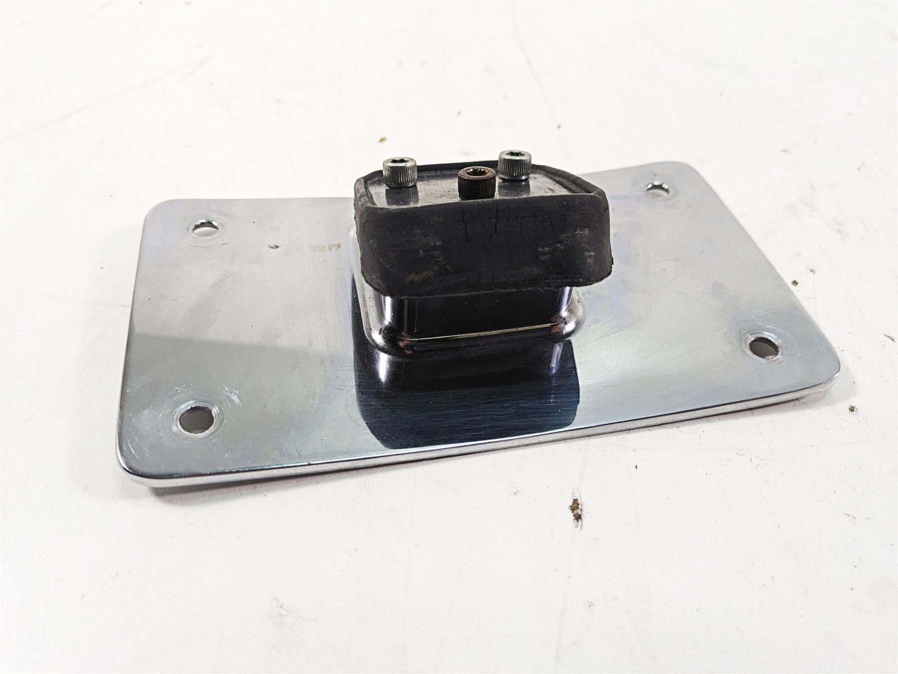 2000 Harley FXSTS Softail Springer Aftermarket License Plate Mount Bracket {{ shop.shopifyCountryName }} - Mototech271