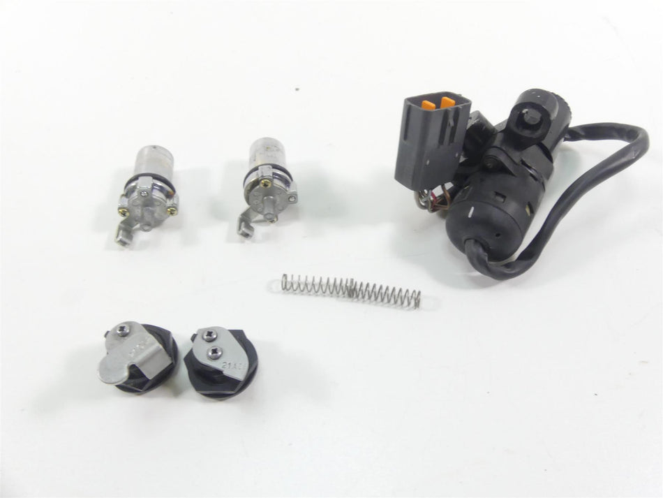 2013 Triumph Rocket 3 Touring Ignition Switch Key Saddle Bag Lock Set T2500519 {{ shop.shopifyCountryName }} - Mototech271