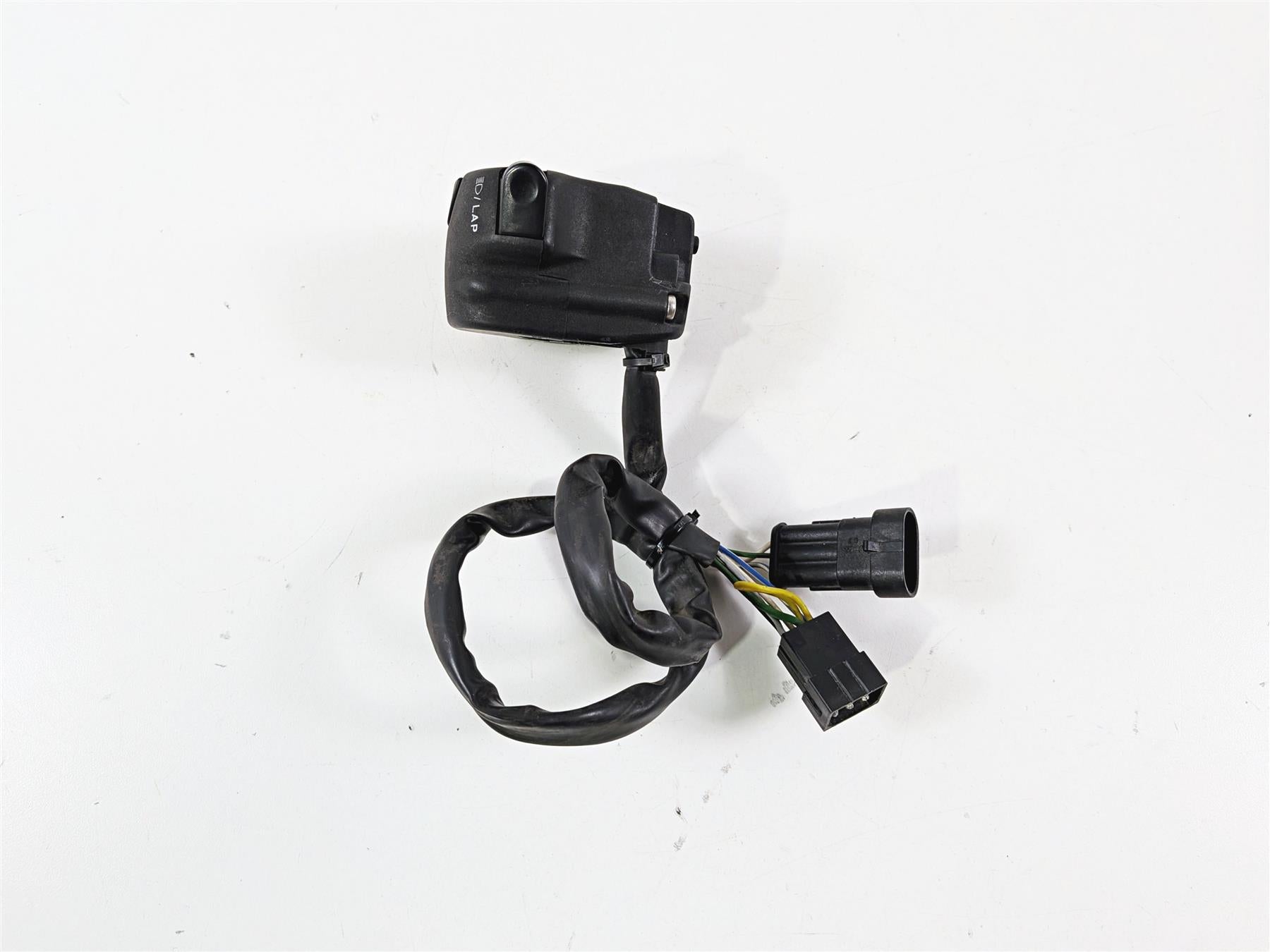 2008 Aprilia RSVR 1000 Factory Left Hand Control Switch Blinker Light AP8127365 {{ shop.shopifyCountryName }} - Mototech271