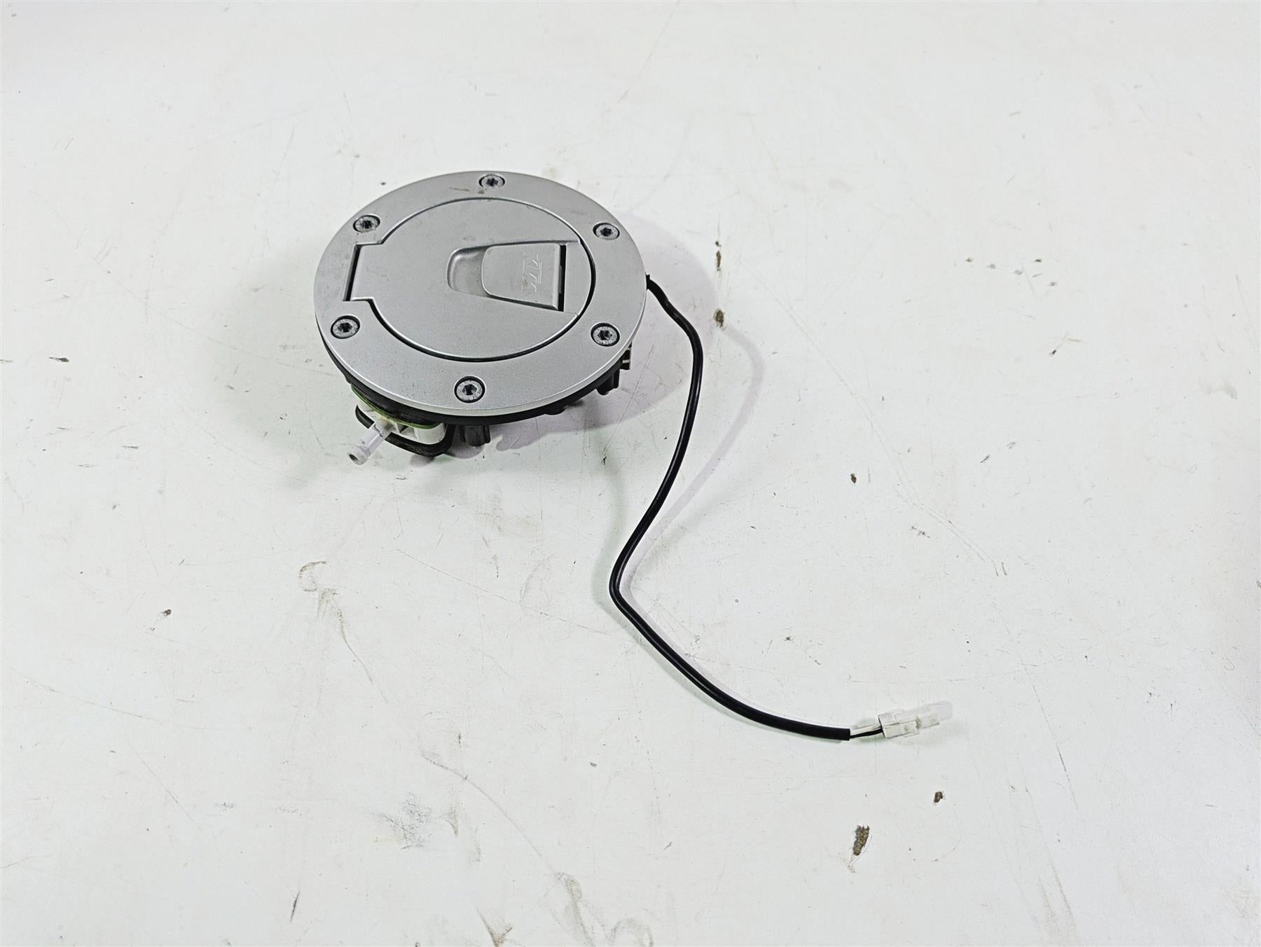 2018 KTM 1290 Super Adv S Keyless Fuel Gas Tank Lid 60707008000 {{ shop.shopifyCountryName }} - Mototech271