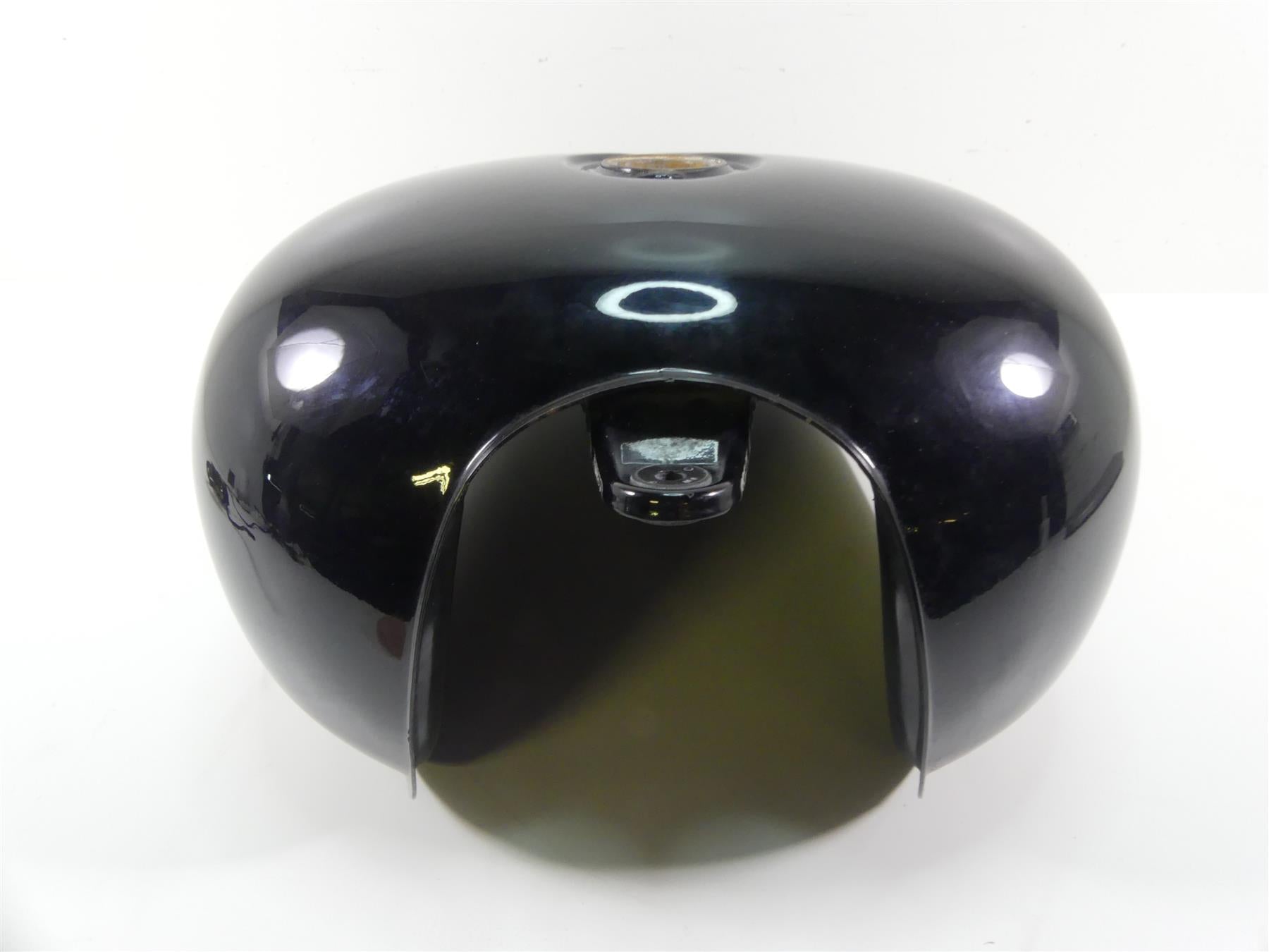 2003 Honda VT1100 C2 Shadow Sabre Fuel Gas Petrol Tank - Read 17520-MCK-A40 {{ shop.shopifyCountryName }} - Mototech271