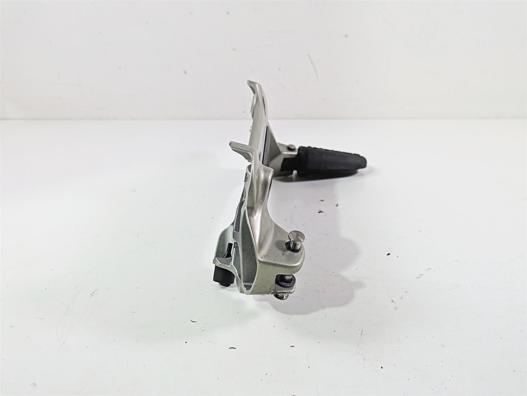 2014 BMW K1600 GTL K48 Left Footpeg Foot Peg Mount 46717728223 46718549079 {{ shop.shopifyCountryName }} - Mototech271