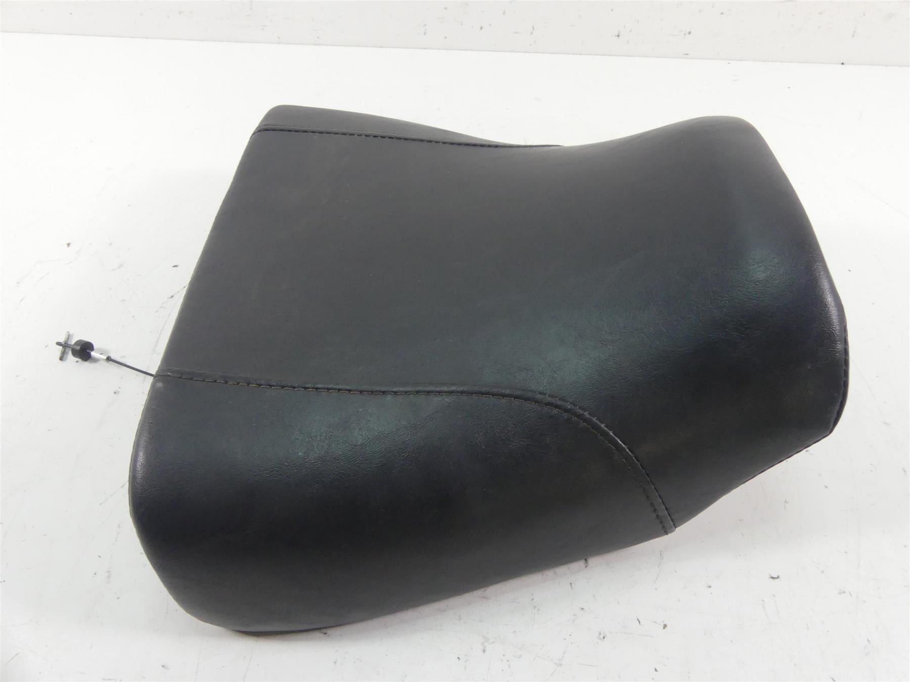 2012 Harley VRSCF Muscle Rod Front Rider Driver Seat Saddle - No Tears 52433-09 {{ shop.shopifyCountryName }} - Mototech271
