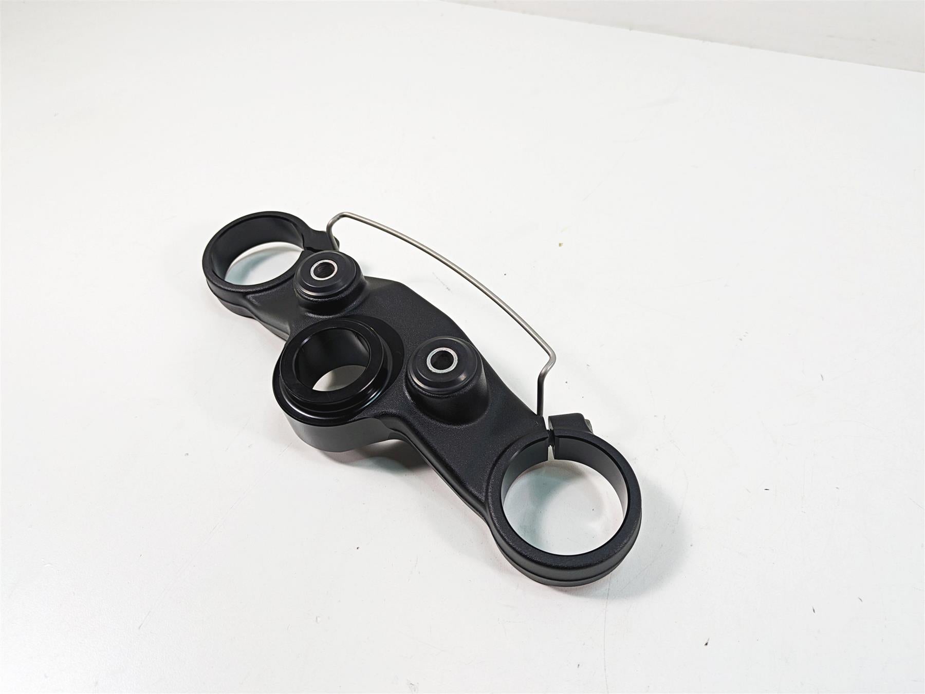 2020 Moto Guzzi V85 TT Adventure Upper Triple Tree Steering Clamp 2B004944 {{ shop.shopifyCountryName }} - Mototech271