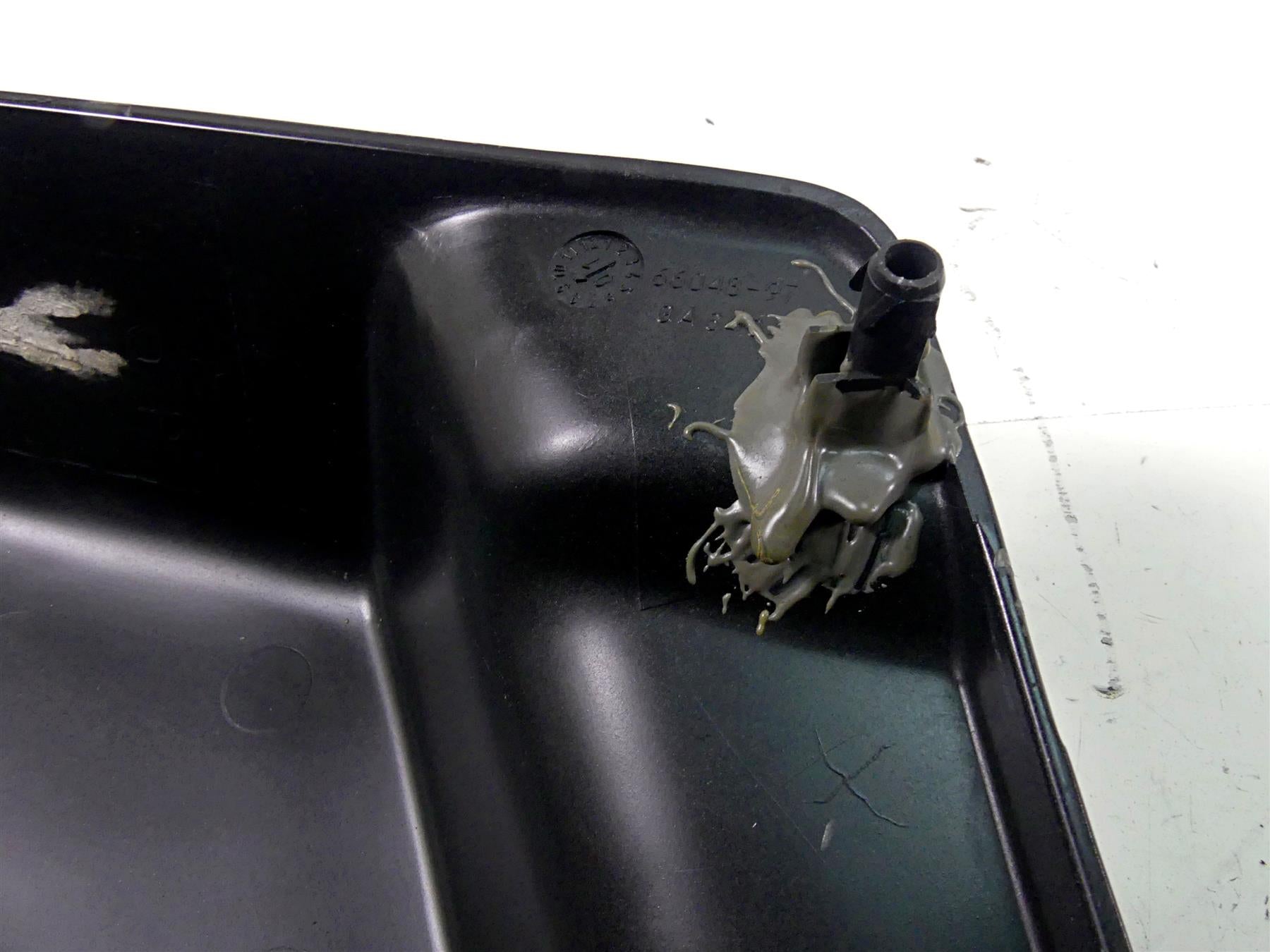2002 Harley Touring FLHTC Electra Glide Side Cover Fairing Set 66250-97 66048-97 {{ shop.shopifyCountryName }} - Mototech271
