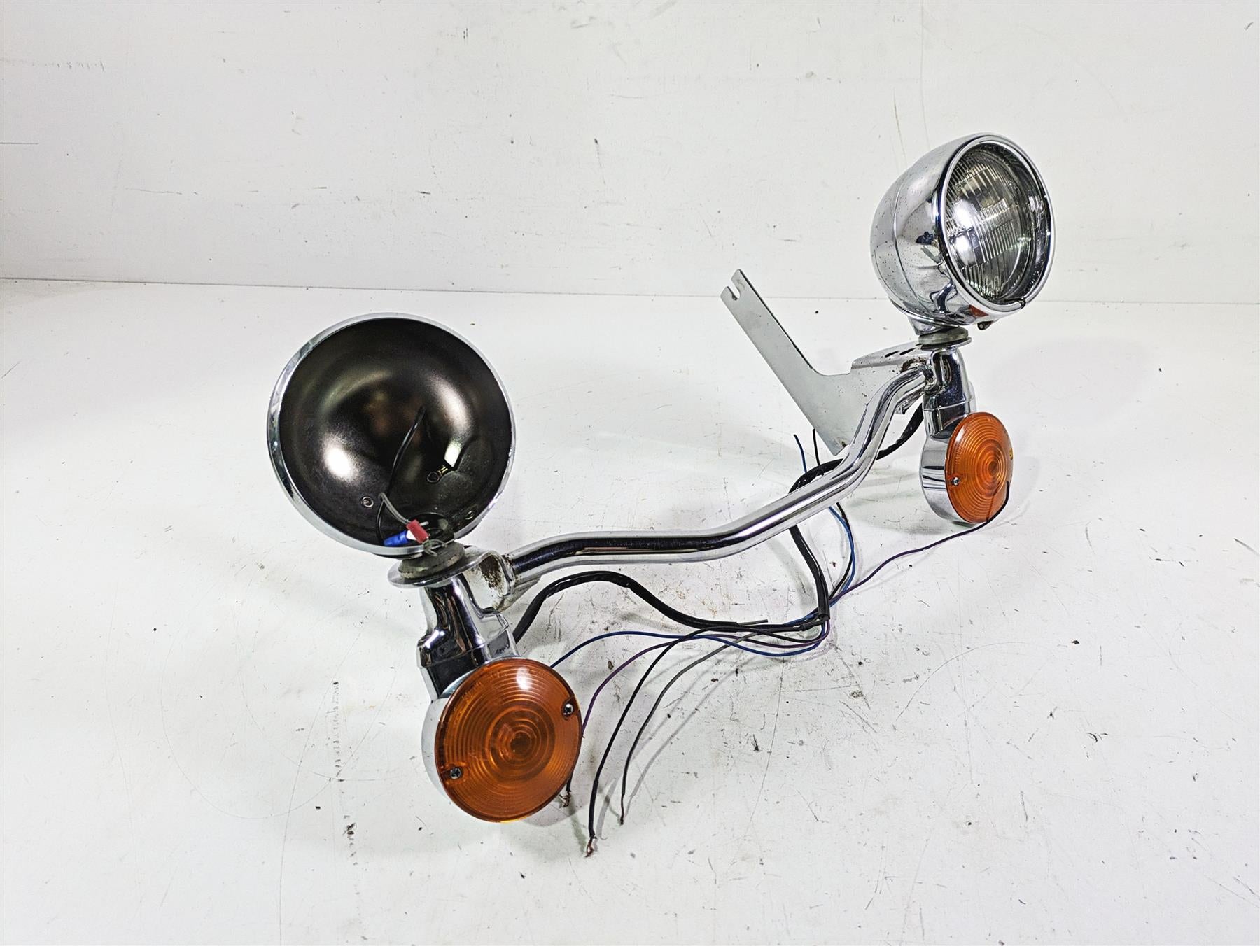 2003 Harley Touring FLHTCUI 100TH E-Glide Front Spot Light Blinker Set 68712-94 {{ shop.shopifyCountryName }} - Mototech271