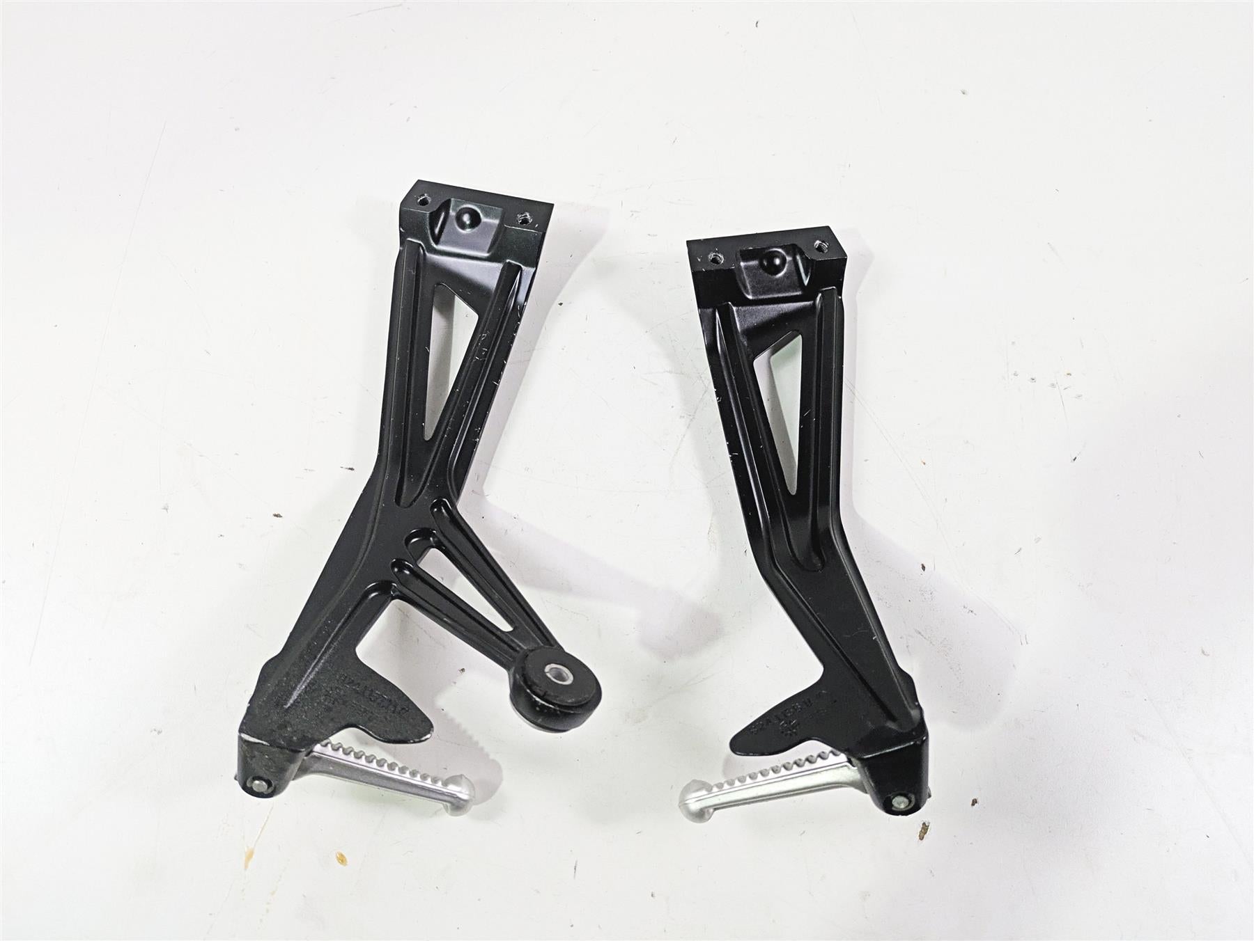 2012 Ducati Streetfighter 848 Rear Passenger Footpeg Set 82411561A 82411571A {{ shop.shopifyCountryName }} - Mototech271