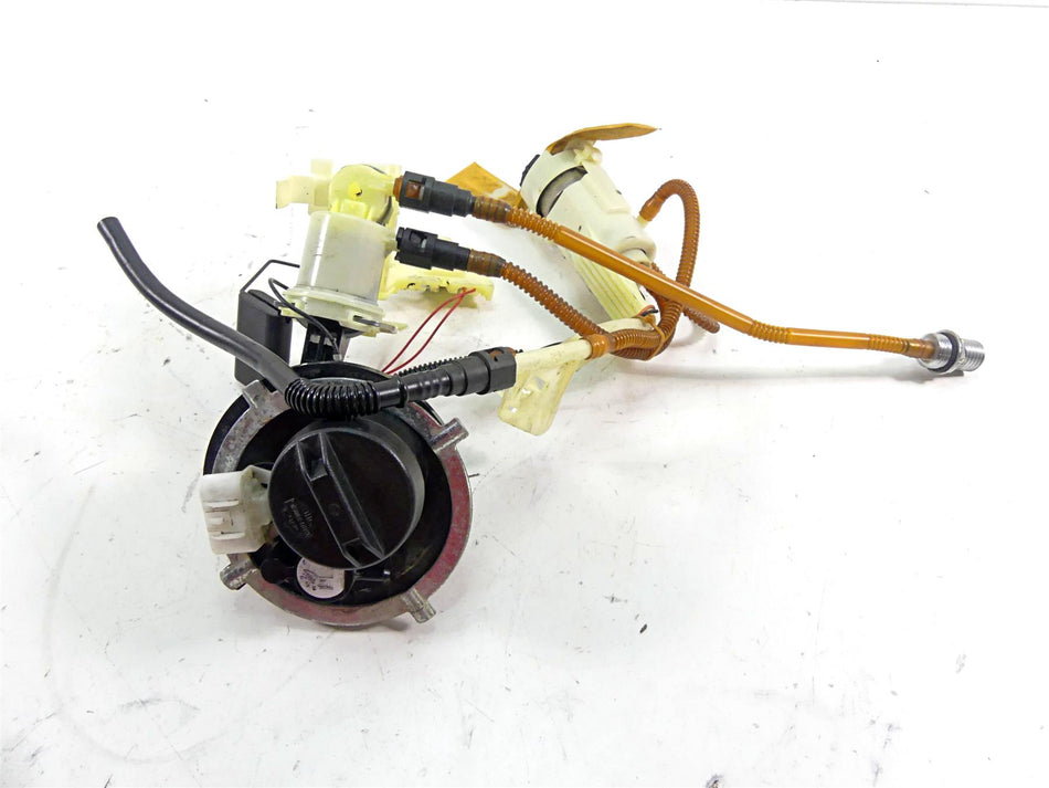 2011 Harley Touring FLTRX Road Glide Fuel Gas Petrol Pump - Read 62908-08 {{ shop.shopifyCountryName }} - Mototech271