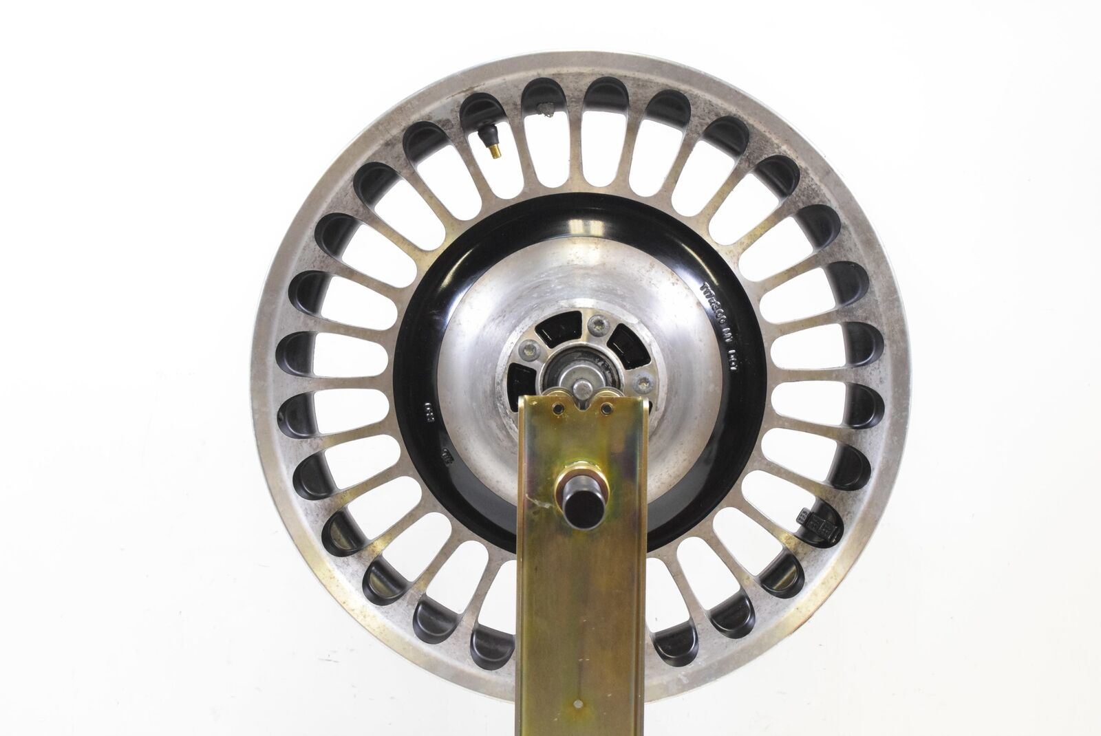 2009 Harley Touring FLTR Road Glide Front 17x3 Straight Rim Wheel 43300161