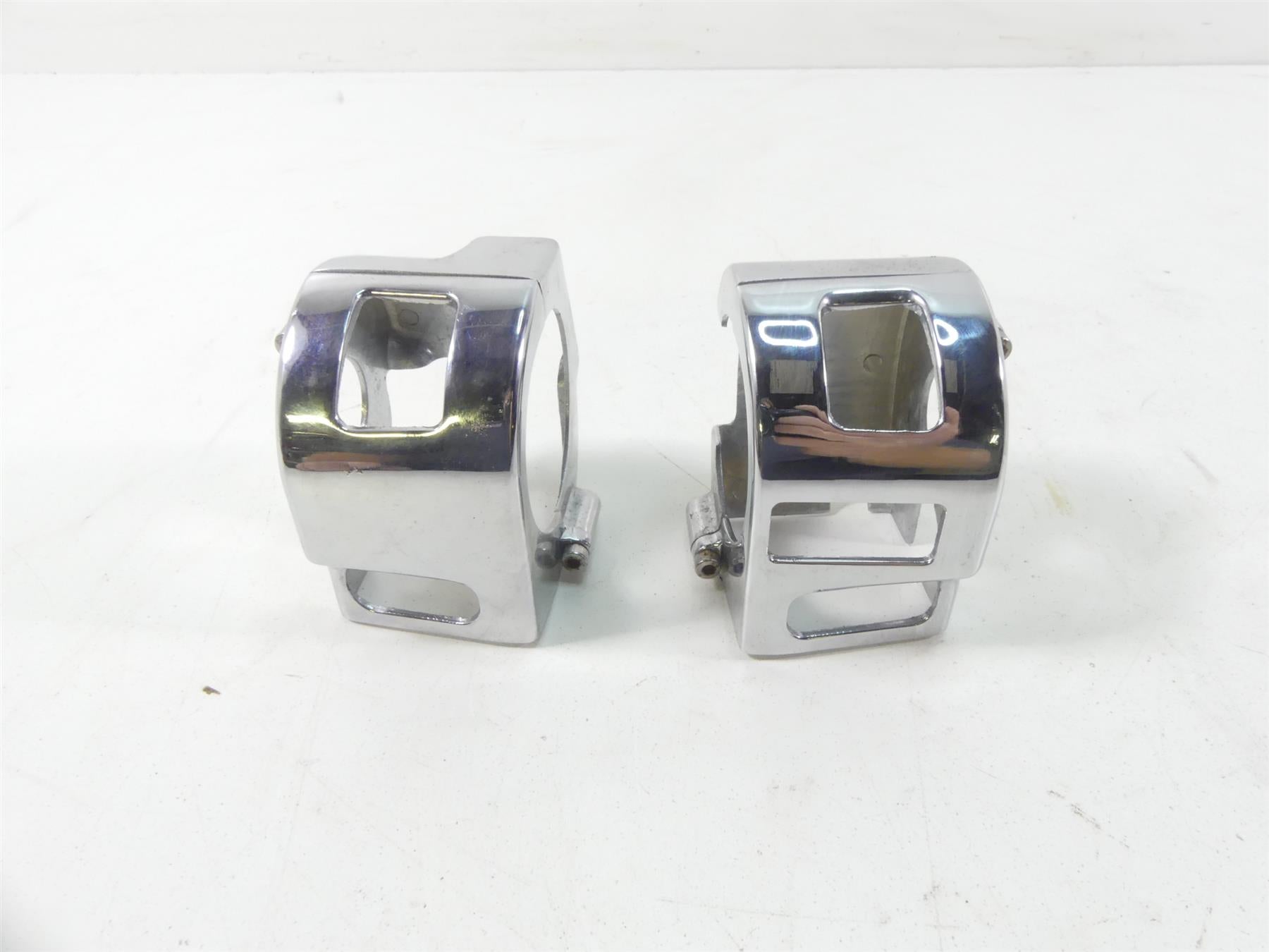 2004 Yamaha XV1700 Road Star Warrior Chrome Control Switch Cover Set {{ shop.shopifyCountryName }} - Mototech271