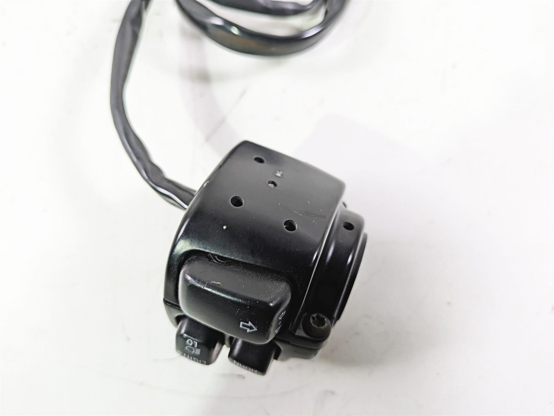 2002 Harley Dyna FXDL Low Rider Left Hand Control Switch 71682-06A {{ shop.shopifyCountryName }} - Mototech271