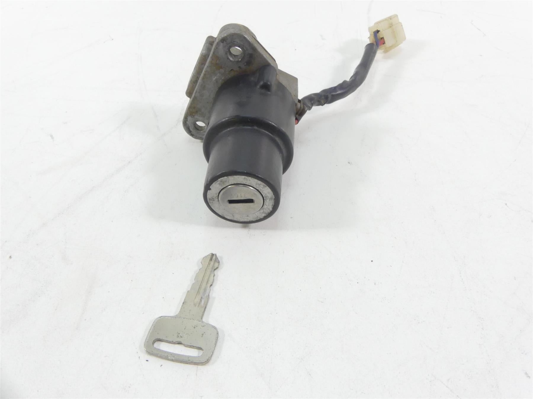 1978 Yamaha XS650 SE Special Ignition Switch Key Lock Set 3JV-82501-00-00 {{ shop.shopifyCountryName }} - Mototech271
