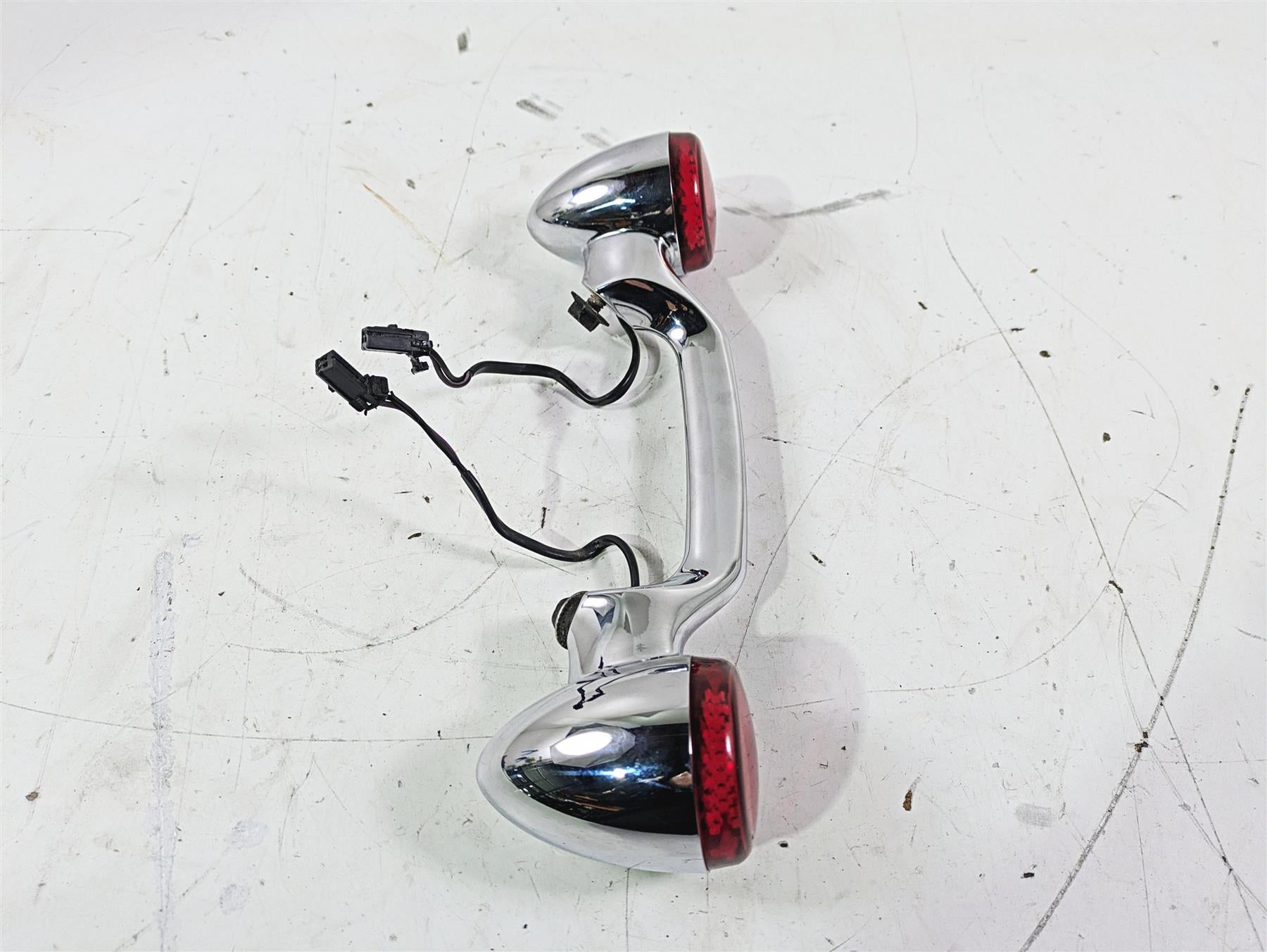 2007 Harley Touring FLHTCU SE CVO E-Glide Rear Blinker Turn Signal Bar 68629-05 {{ shop.shopifyCountryName }} - Mototech271