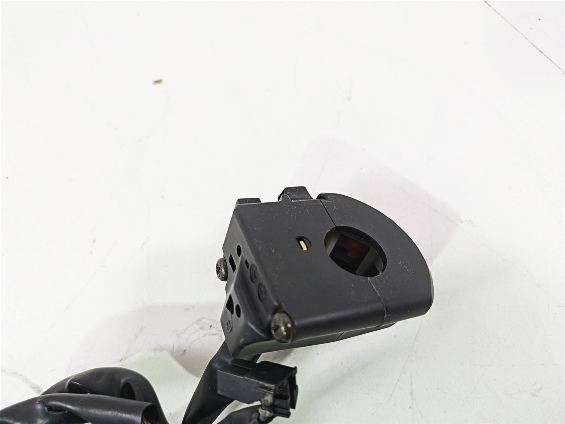 2005 Kawasaki ZX1000 ZX10R Ninja Right Start Stop Control Switch 46091-0114 {{ shop.shopifyCountryName }} - Mototech271