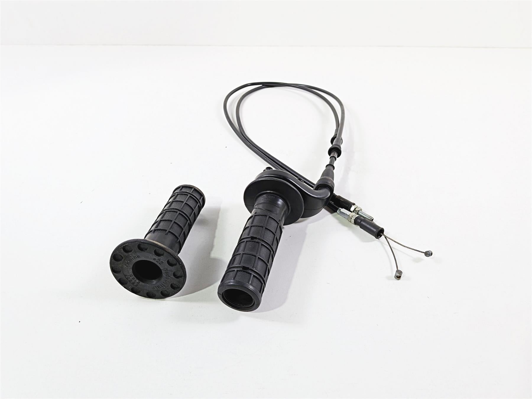 2005 KTM 950 LC8 Adventure Throttle Grip Handle Set 58702010000 {{ shop.shopifyCountryName }} - Mototech271