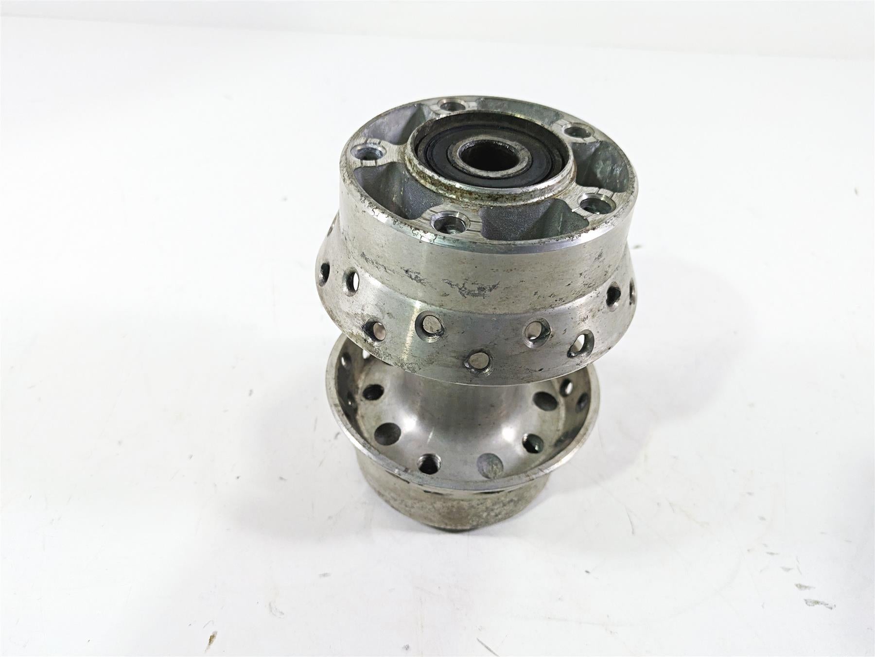2003 Harley Dyna FXDL Low Rider 100TH Rear Wheel Hub 3/4" bearings 40975-05A {{ shop.shopifyCountryName }} - Mototech271