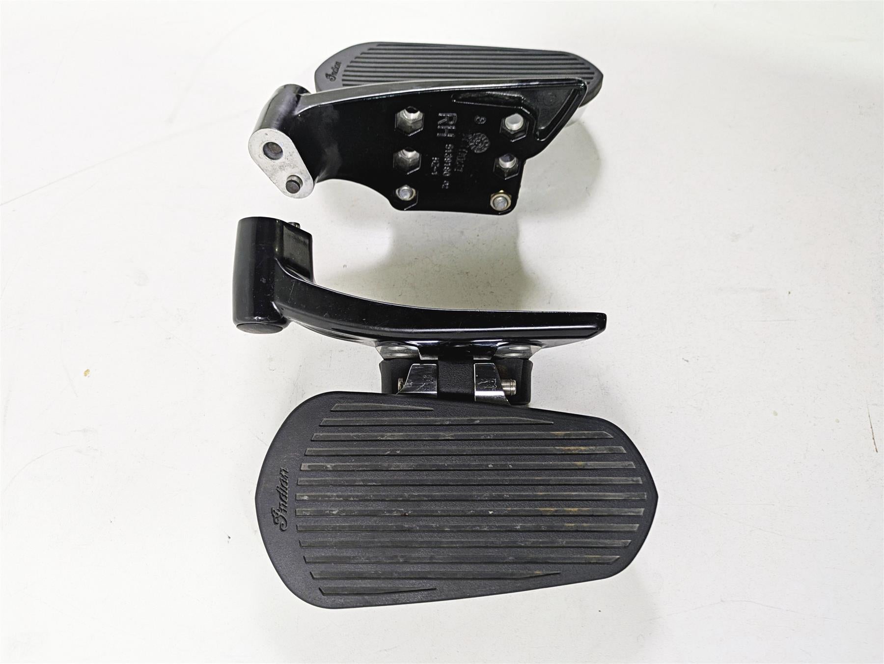 2017 Indian Chieftain Limited Rear Passenger Floor Board Set 5139179 5139180 {{ shop.shopifyCountryName }} - Mototech271