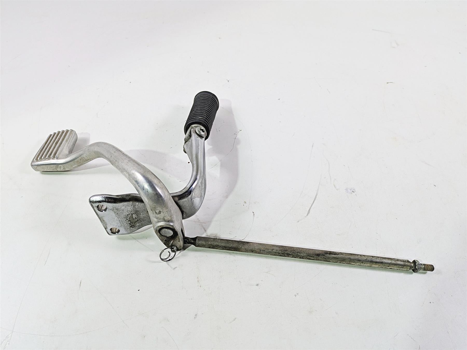 2008 Harley FXDL Dyna Low Rider 105TH Right Rider Footpeg Brake Pedal 50649-90 {{ shop.shopifyCountryName }} - Mototech271