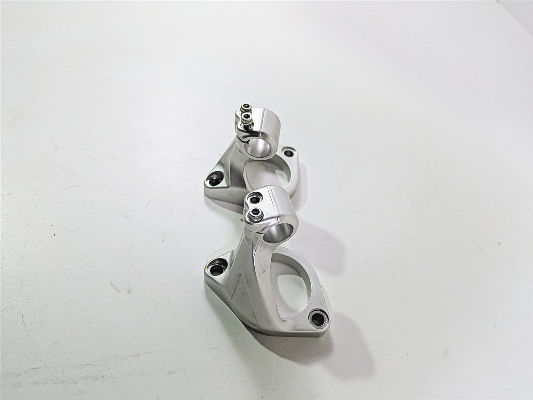 2019 Ducati Supersport 939 S Handle Bar Mounts Clamp Holder Set 36015581AA {{ shop.shopifyCountryName }} - Mototech271
