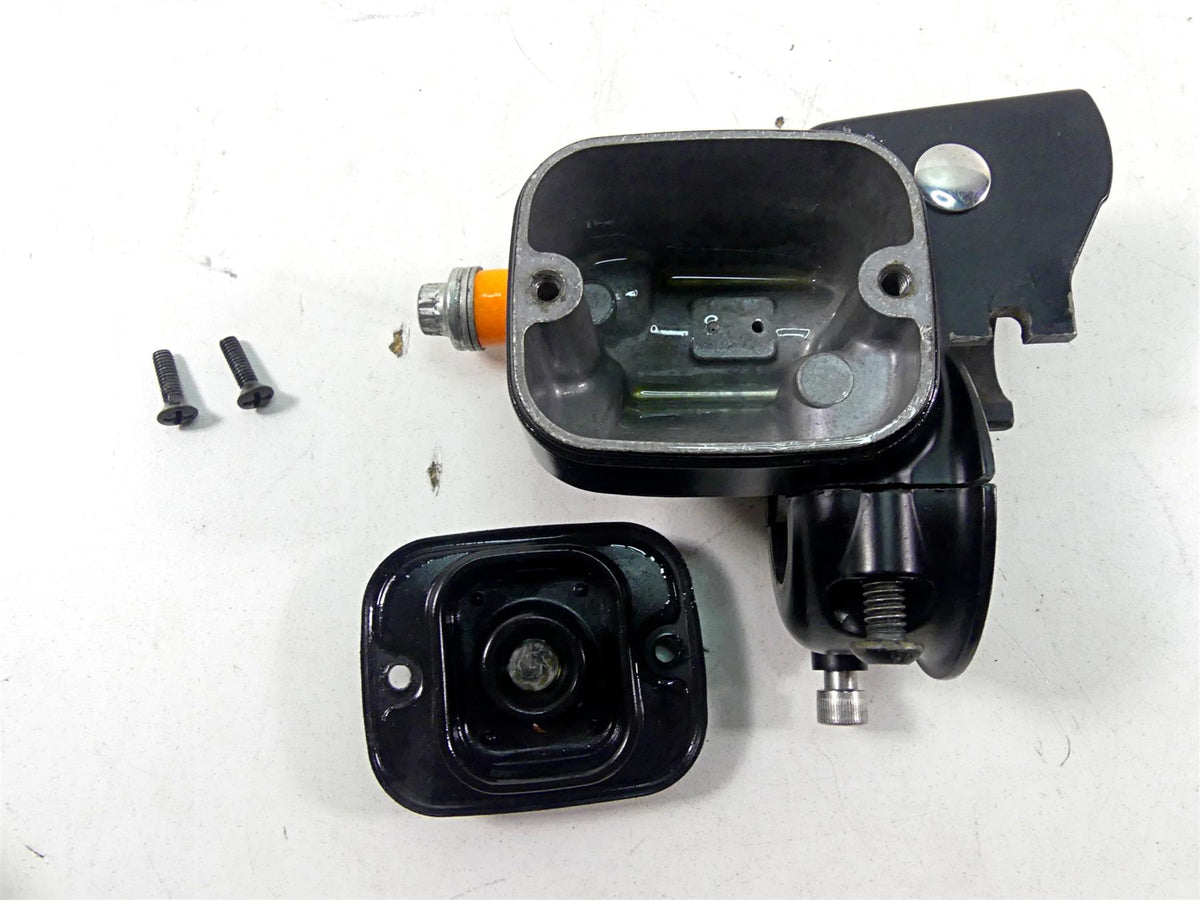 2004 Harley Touring FLHTCUI Electra Glide Front Brake Master Cylinder 41700737 {{ shop.shopifyCountryName }} - Mototech271