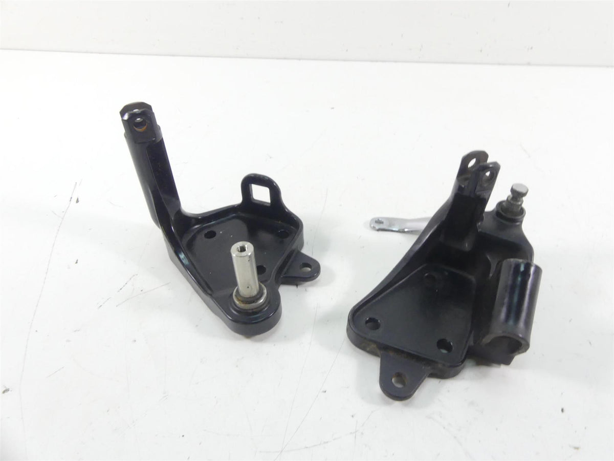 2002 Harley Softail FXSTDI Deuce Front Control Foot Peg Bracket Set 42507-00B {{ shop.shopifyCountryName }} - Mototech271