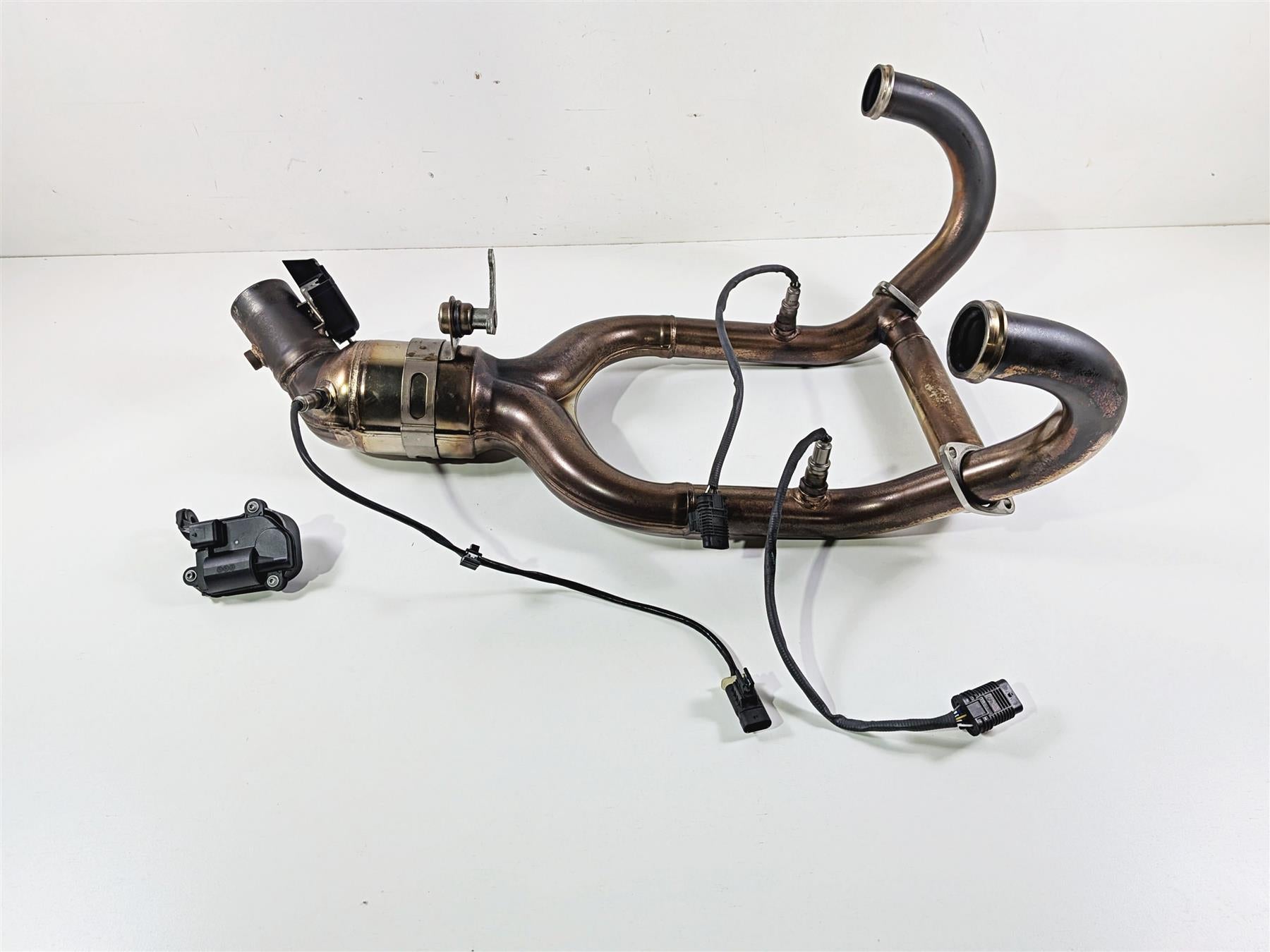 2023 BMW R nineT Scrambler K23 Exhaust Header & Servo 18519443107 18519443059 {{ shop.shopifyCountryName }} - Mototech271