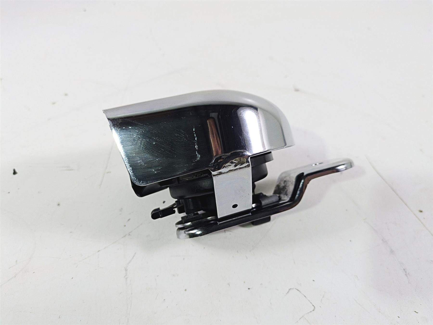 2008 Harley Touring FLHTP Electra Glide Horn + Chrome Cover 61300478A {{ shop.shopifyCountryName }} - Mototech271