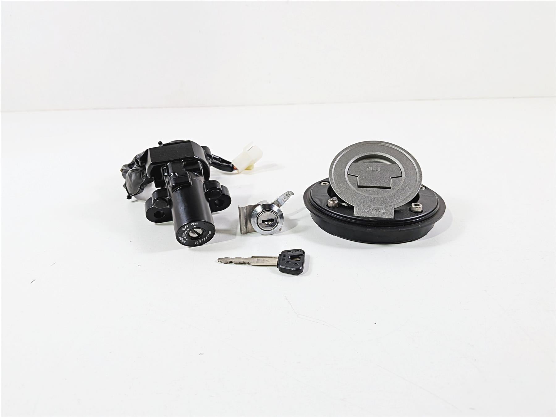 2025 Yamaha YZF R7 Ignition Switch Key Set Gas Cap Seat Lock BEB-82501-01-00 {{ shop.shopifyCountryName }} - Mototech271