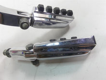 Load image into Gallery viewer, 2004 Harley FXDWGI Dyna Wide Glide Rear Footpeg &amp; Mounting Arm Set 52740-02 | Mototech271
