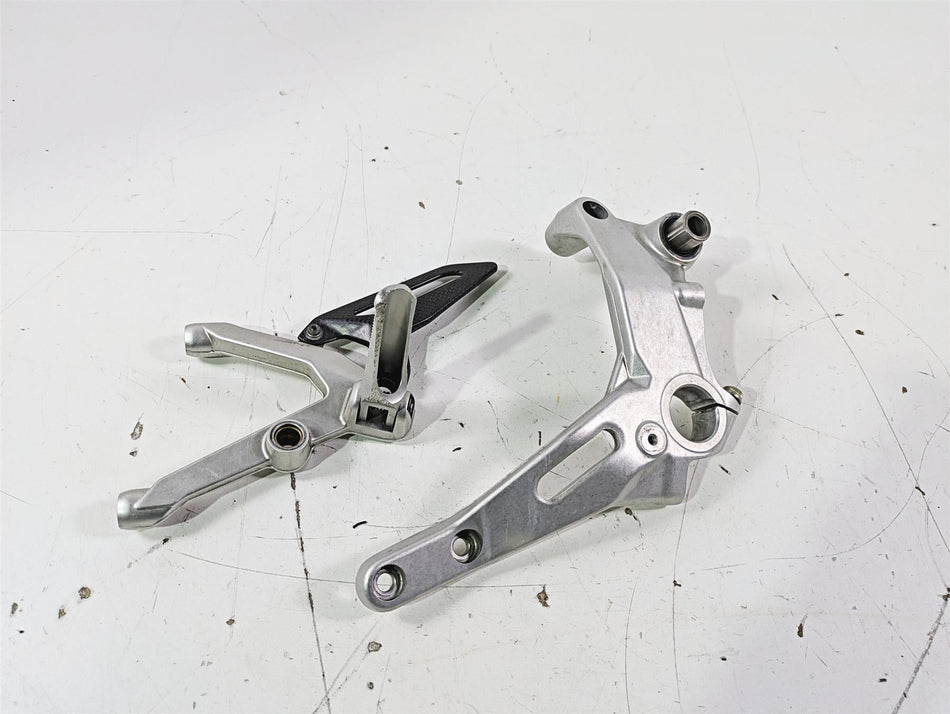 2015 Ducati Panigale 1299 S Left Footpeg & Frame Holder 8291E061AA 82424631AA {{ shop.shopifyCountryName }} - Mototech271