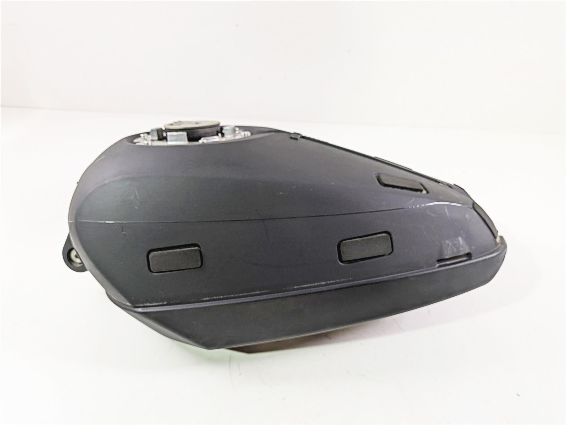 2009 Harley XR1200 Sportster Plastic Fuel Gas Petrol Tank 61392-08 {{ shop.shopifyCountryName }} - Mototech271