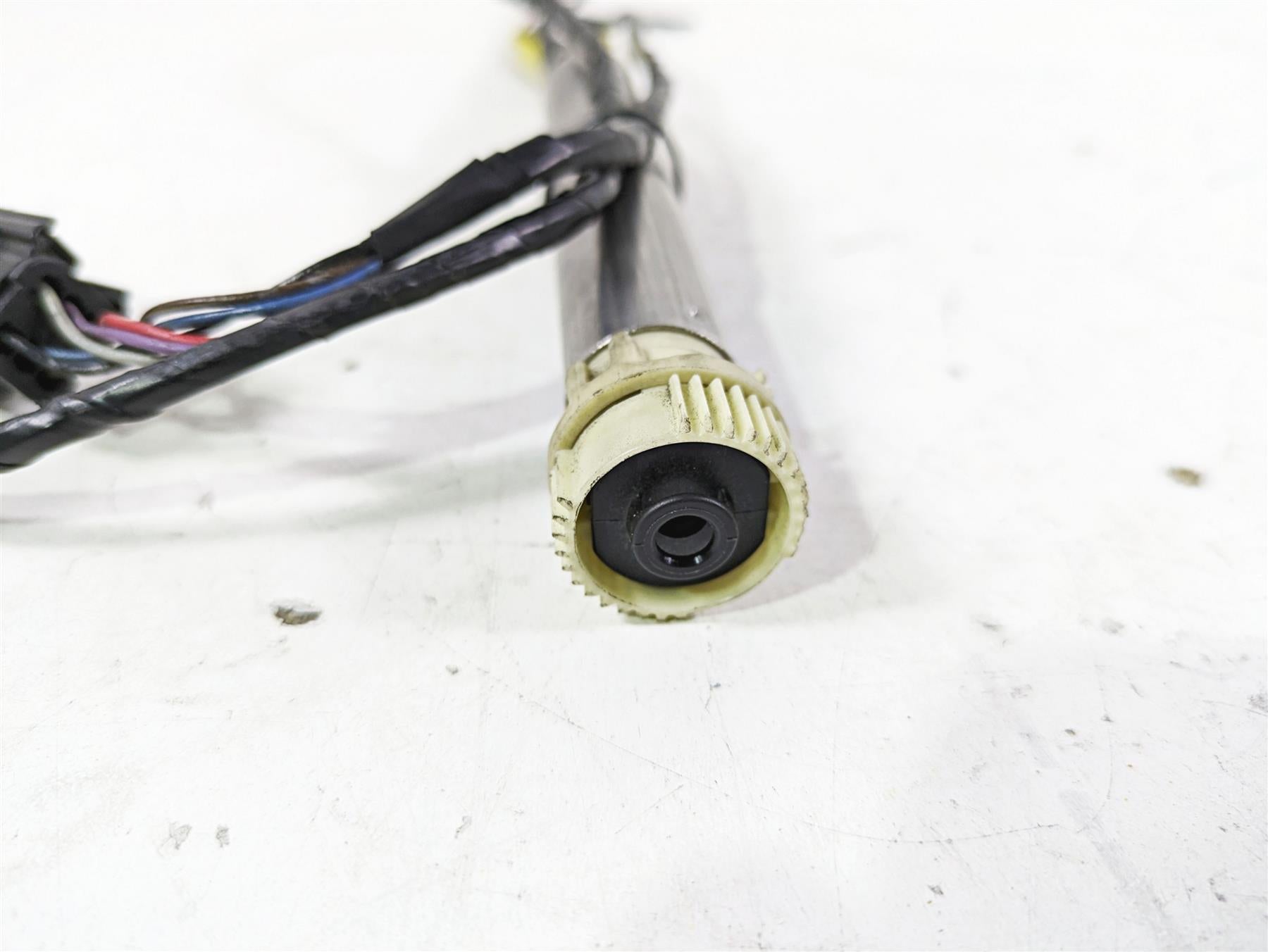 2015 Harley Touring FLHXS Street Glide Ride By Wire Sensor - Read 32305-08B {{ shop.shopifyCountryName }} - Mototech271