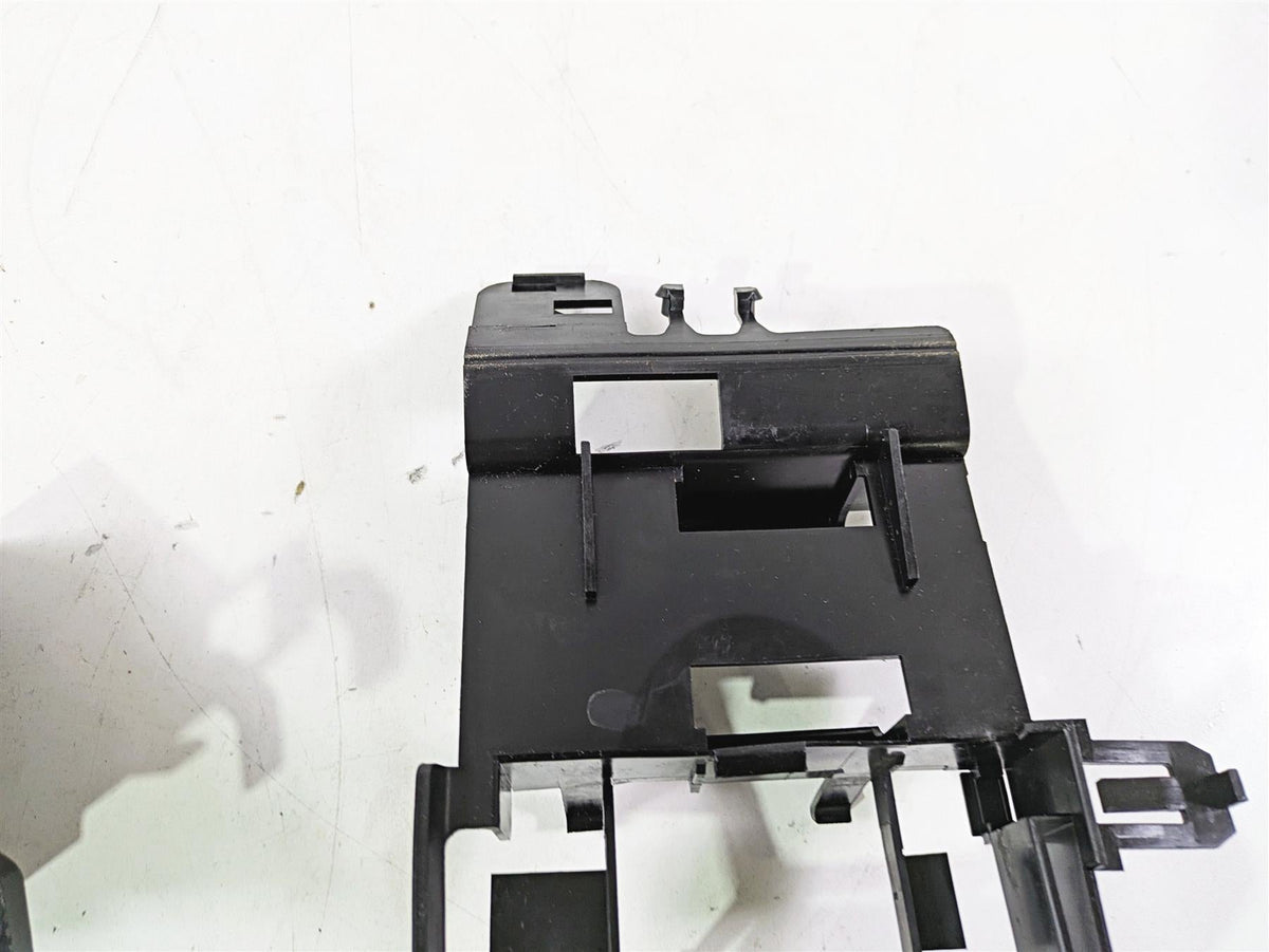 2010 Harley VRSCF Muscle Rod All Electric Plastic Holder In Set 70393-07 {{ shop.shopifyCountryName }} - Mototech271
