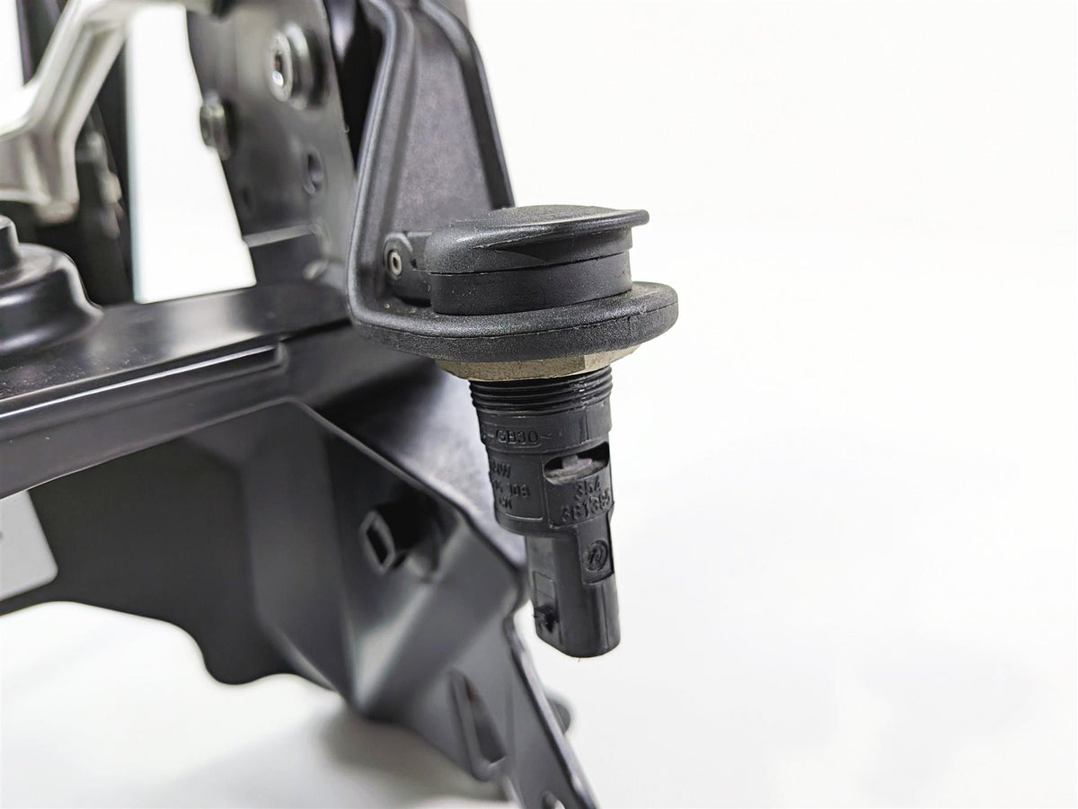 2015 BMW R1200GS K50 Front Windshield Adjustment Mount 46637726524 {{ shop.shopifyCountryName }} - Mototech271