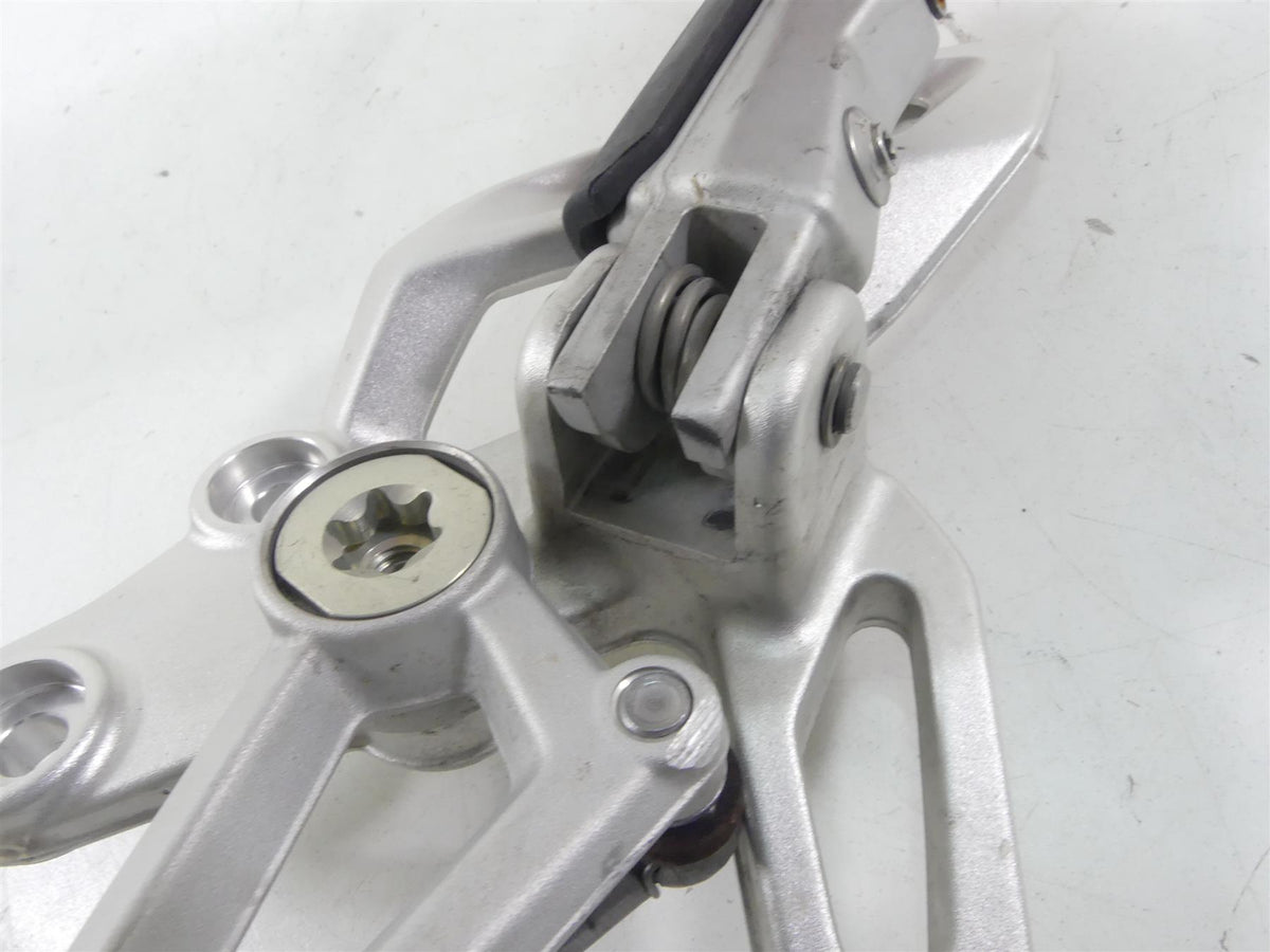 2016 BMW R1200RS K54 Left Front Driver Rider Footpeg Set & Shifter 46718540796 {{ shop.shopifyCountryName }} - Mototech271