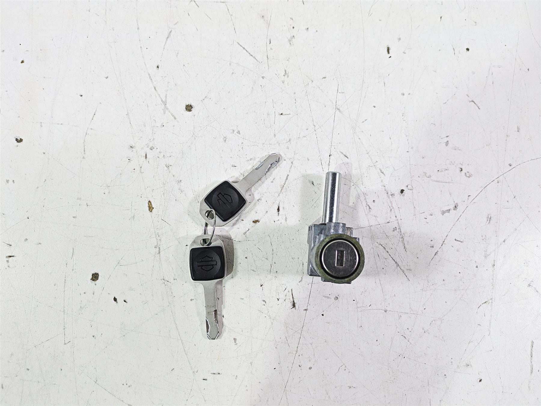 2021 Harley Softail FLSL Slim Steering Key Lock Set 45600049 {{ shop.shopifyCountryName }} - Mototech271
