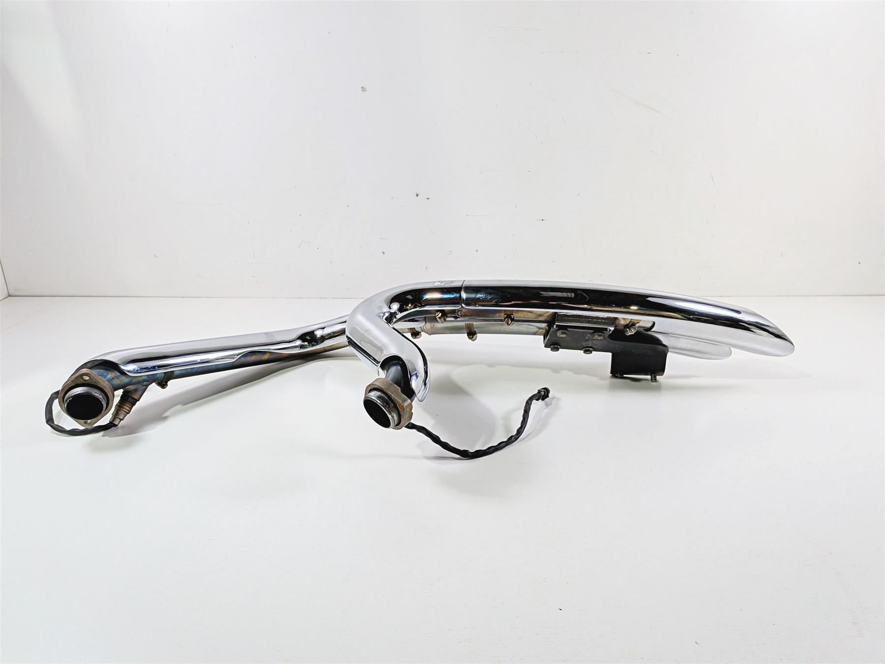 2009 Harley FXCWC Softail Rocker Vance & Hines Big Radius Exhaust System 26079 {{ shop.shopifyCountryName }} - Mototech271