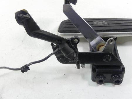 2001 Yamaha XV1600 Road Star Front Right Floor Board + Brake Pedal 4WM-27420-10 {{ shop.shopifyCountryName }} - Mototech271