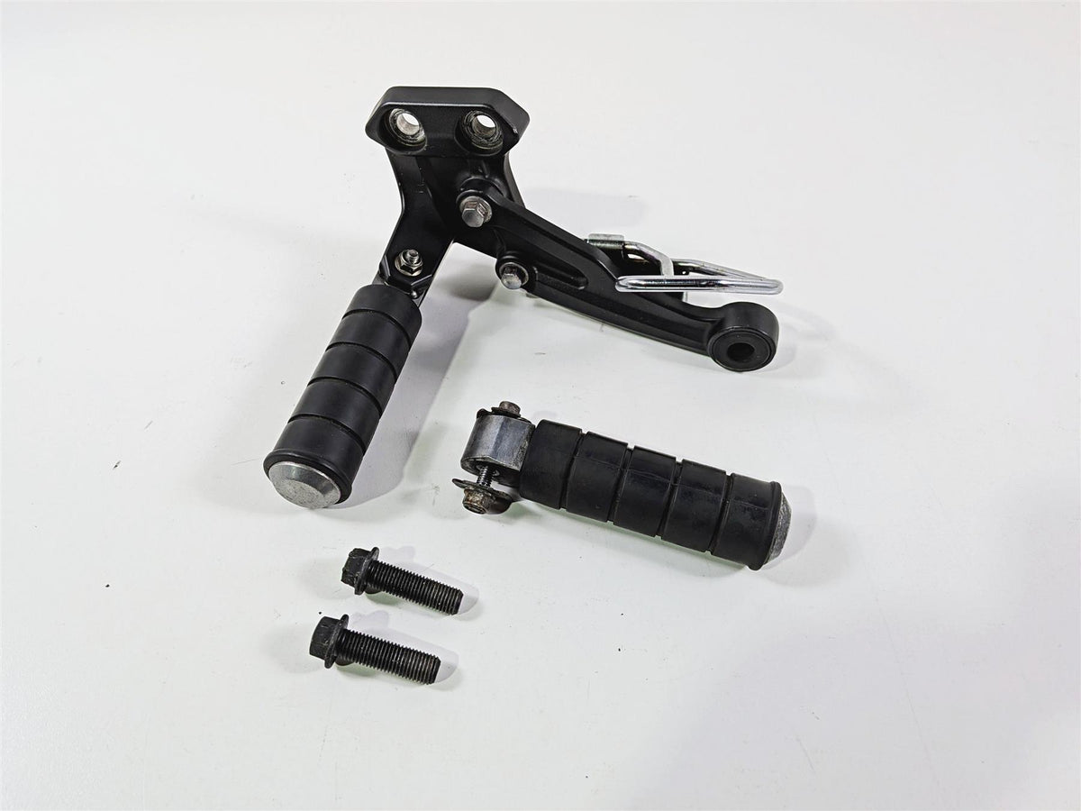 2012 Yamaha XV1900 Raider S Right Rear Passenger Footpeg & Mount 5C7-27440-00-00 {{ shop.shopifyCountryName }} - Mototech271