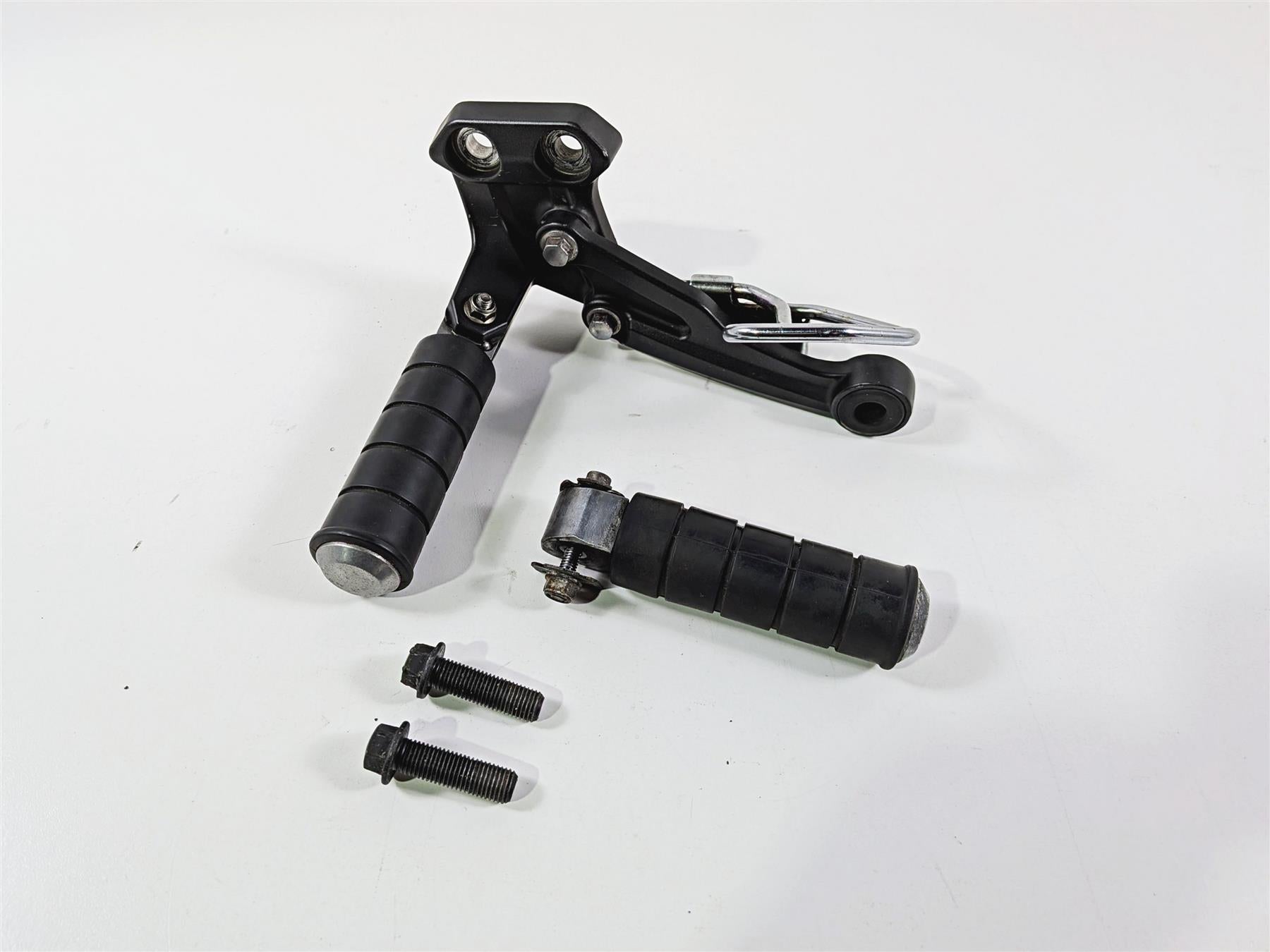 2012 Yamaha XV1900 Raider S Right Rear Passenger Footpeg & Mount 5C7-27440-00-00 {{ shop.shopifyCountryName }} - Mototech271