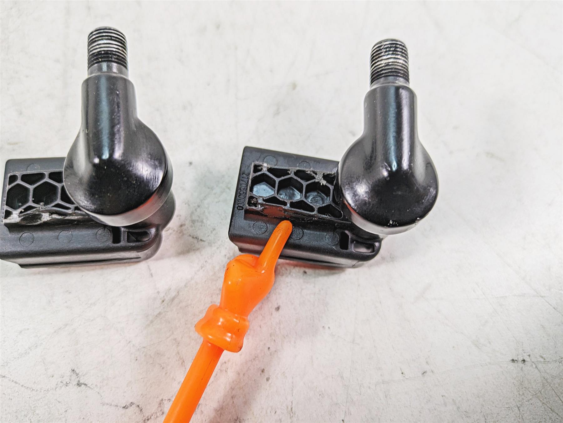 2020 Harley Touring FLHX Street Glide Tpms Tire Pressure Sensors -Read 42300142 {{ shop.shopifyCountryName }} - Mototech271