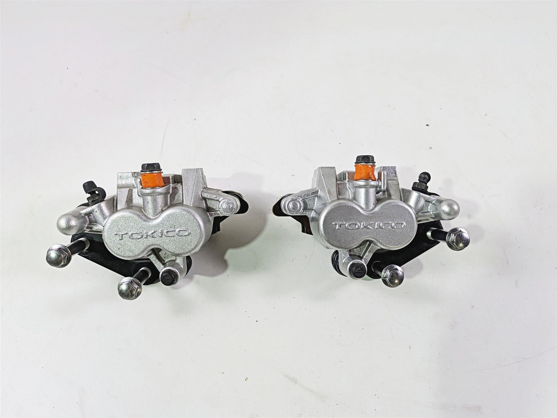 2008 Kawasaki VN1600 Vulcan Nomad Tokico Front Brake Caliper Set 43044-1115