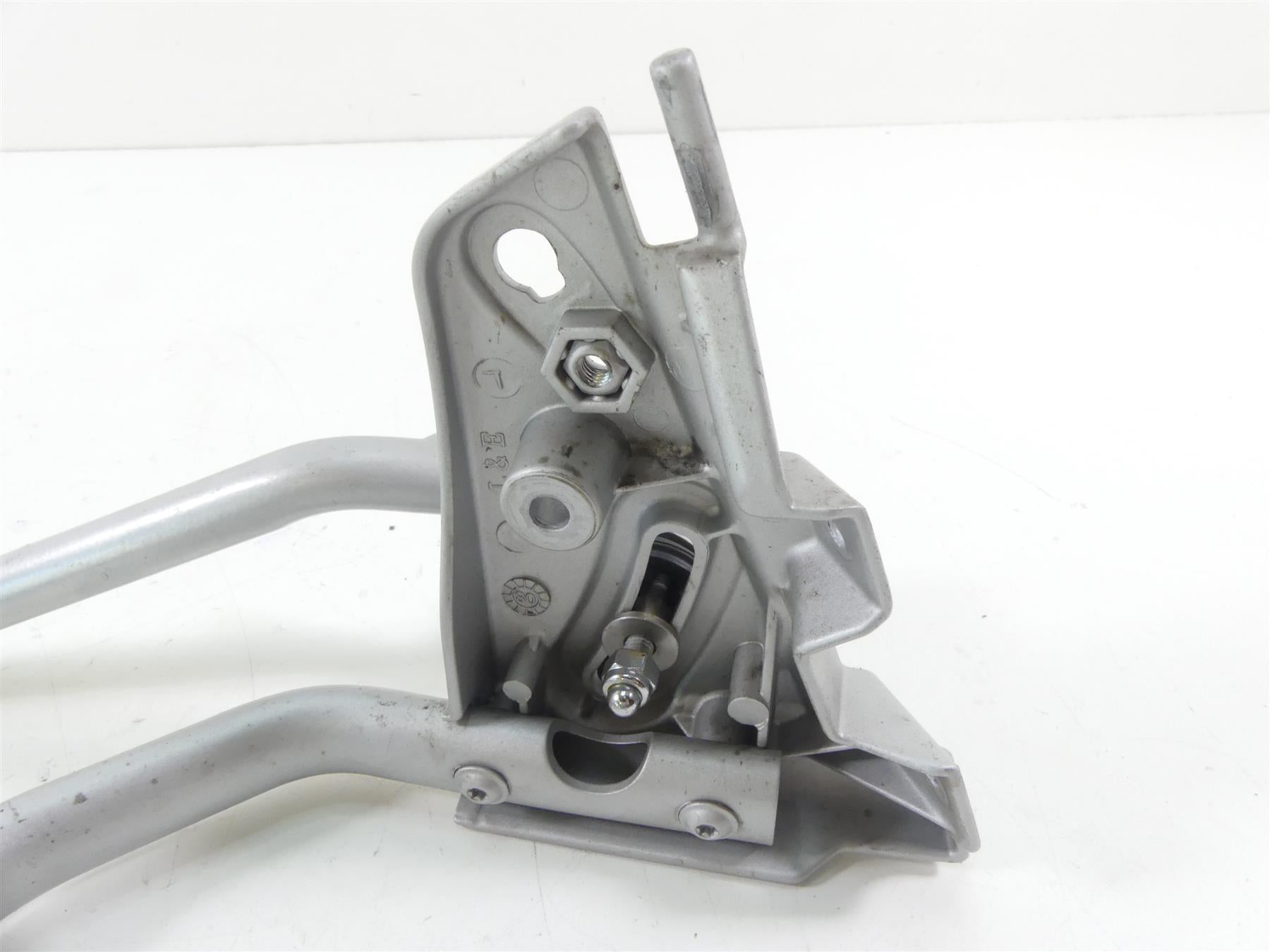 2009 BMW R1200GS K25 Windshield Mount Headlight Support Bracket 46637702712 {{ shop.shopifyCountryName }} - Mototech271