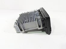 Load image into Gallery viewer, 2017 Harley Touring FLHTKSE CVO E-Glide Boom Box 6.5Gt Radio Set -Read 76000228B
